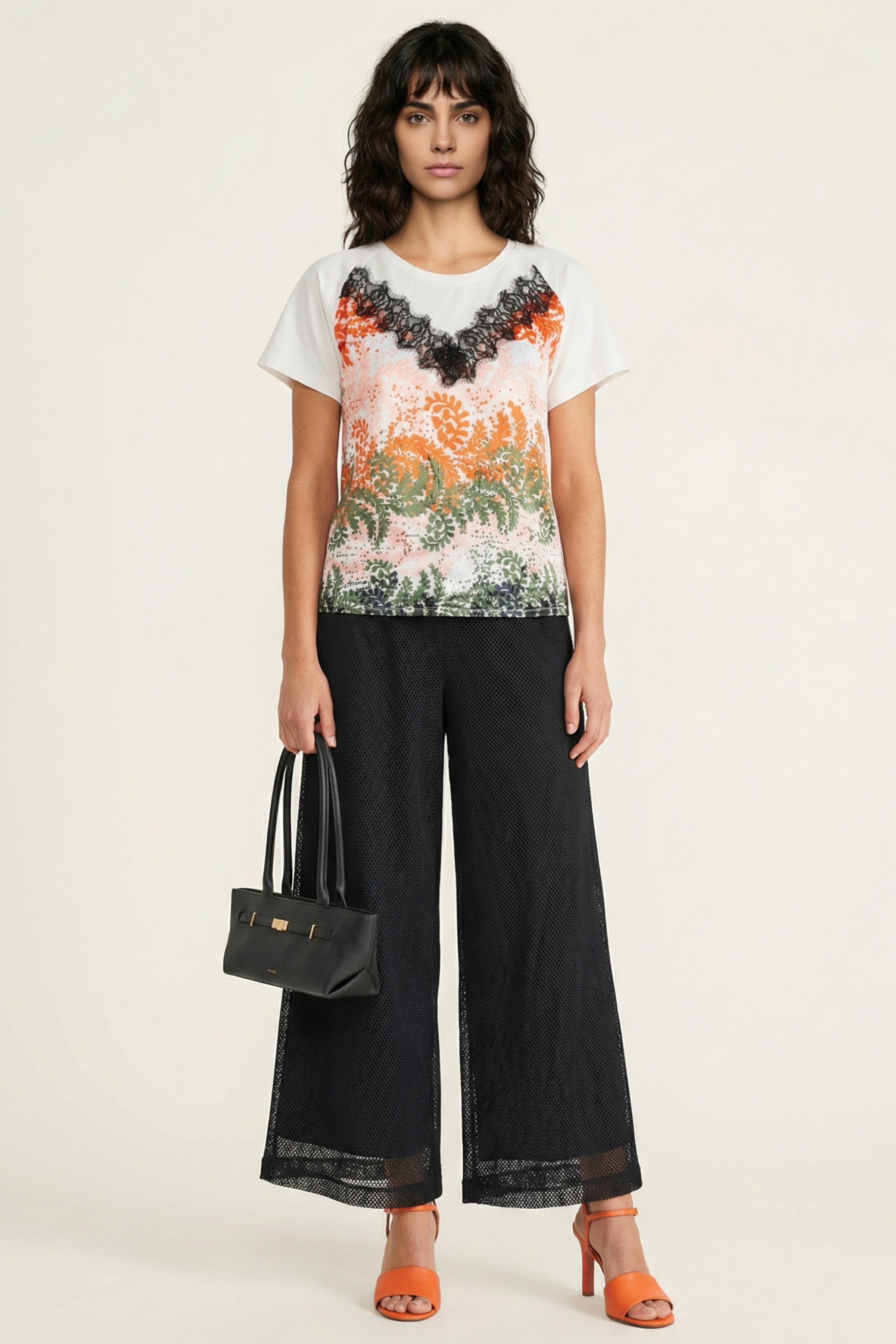 Camiseta estampado Leaves con puntilla en escote LolitasyL