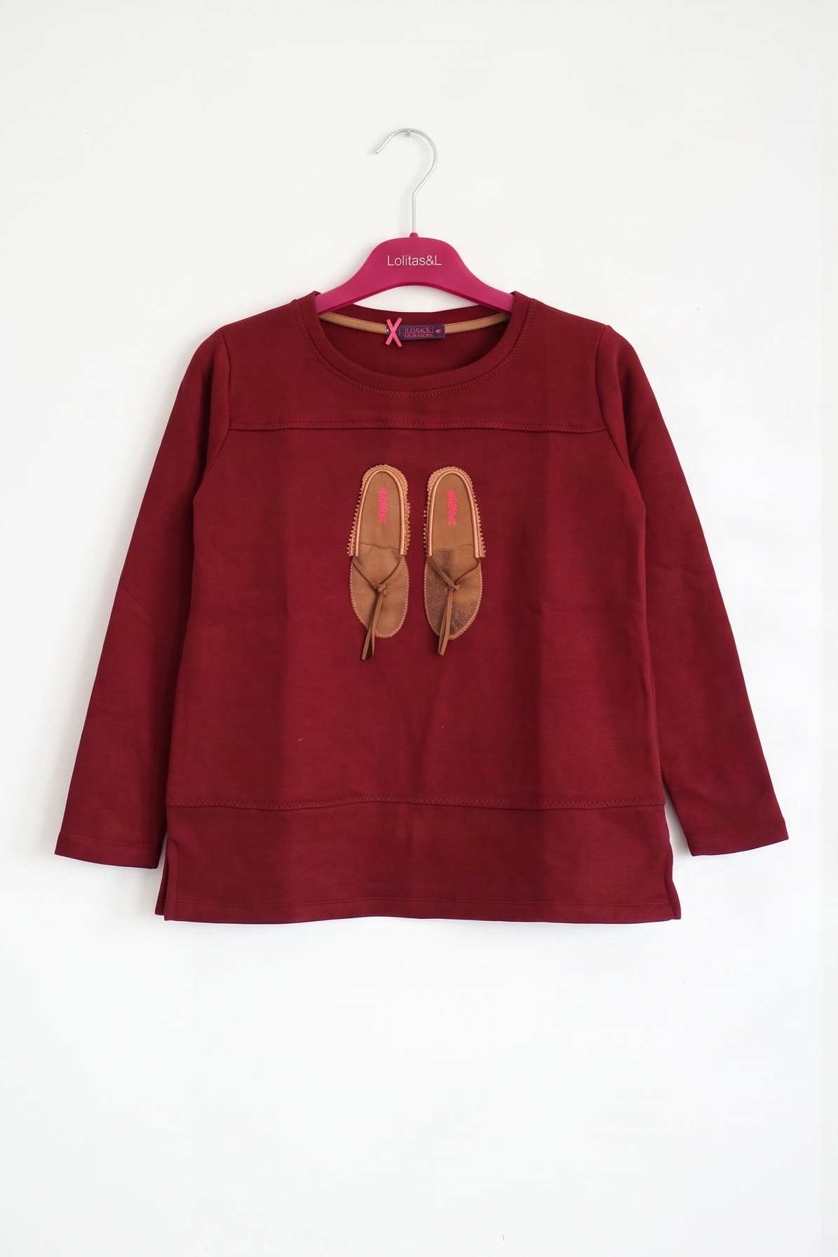 Camiseta Granate con Aplique de Mocasines Preloved