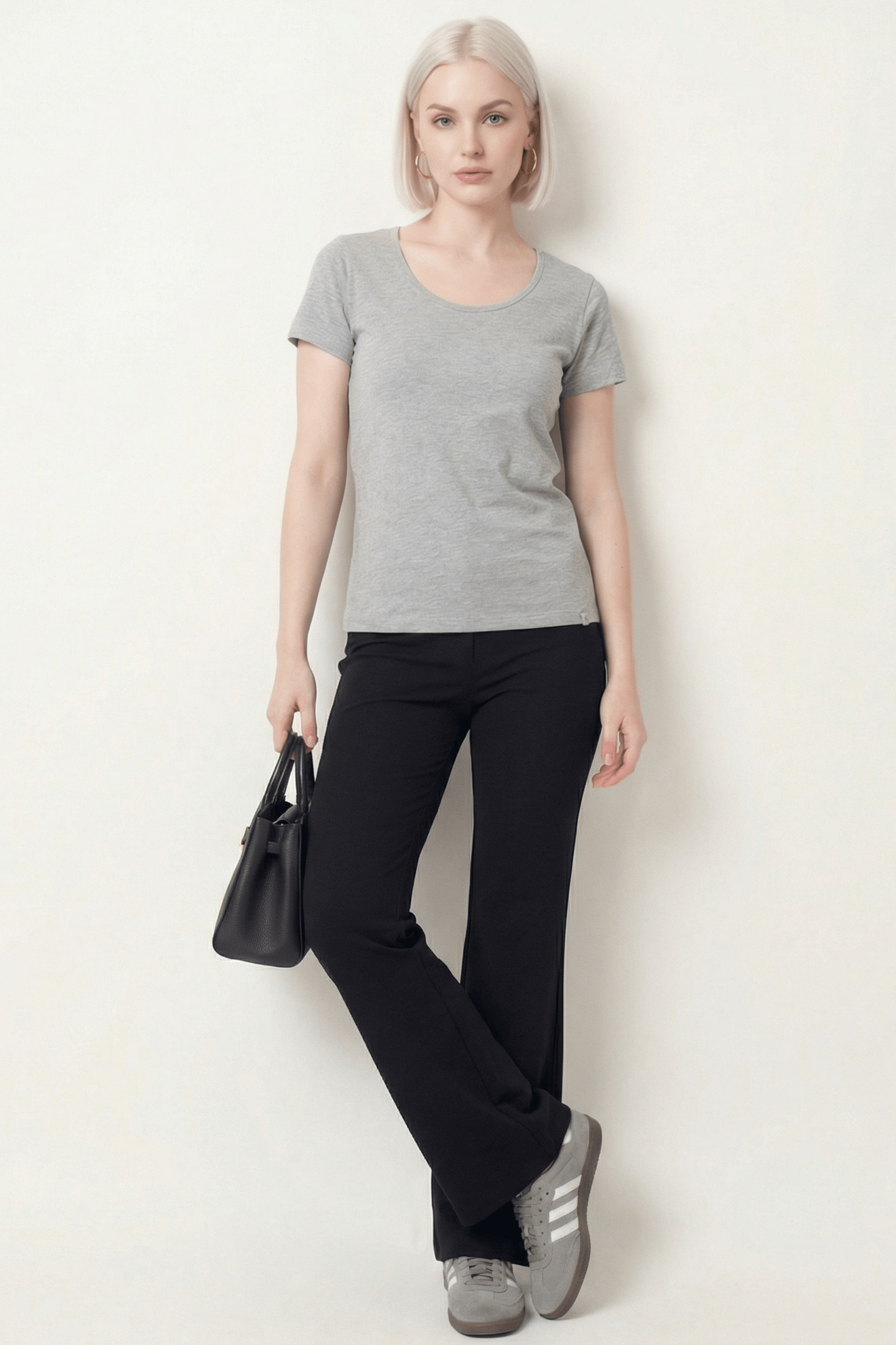 Camiseta gris basica con escote collar y manga corta Lolitas&L - lolitasyl.com