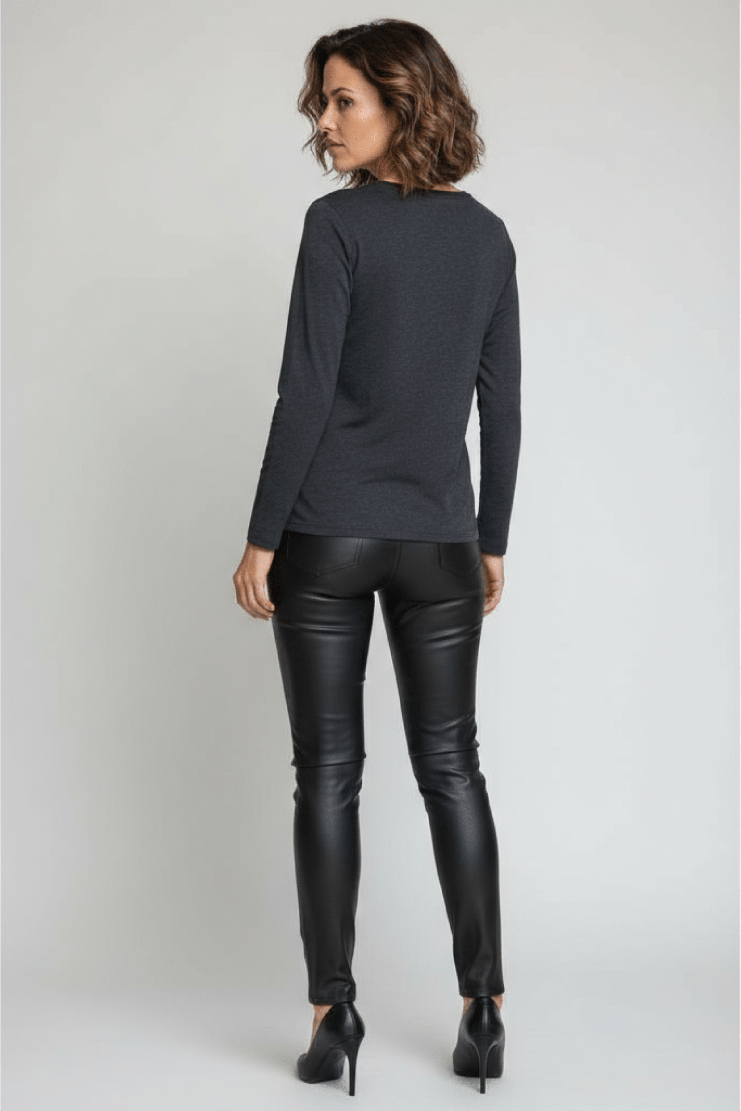 Camiseta gris vigore con bordado sneakers manga larga Lolitas&L - lolitasyl.com