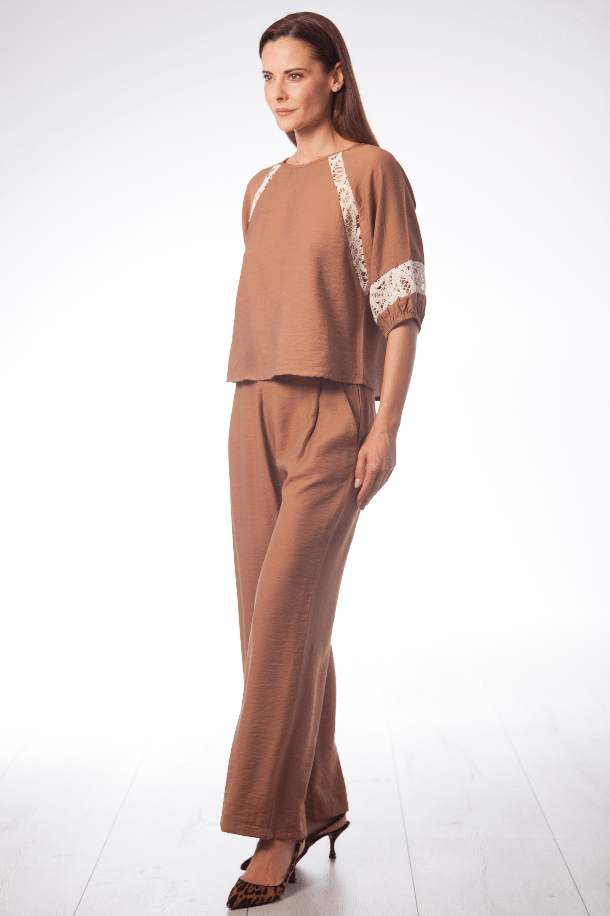 Camiseta marron bordado grogre en contraste Lolitas&L - lolitasyl.com