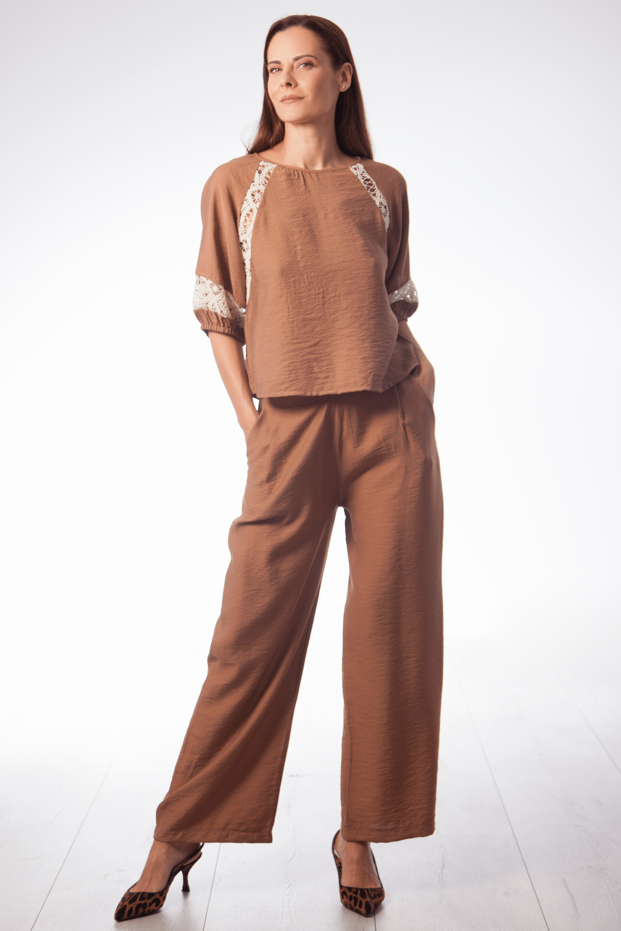 Camiseta marron bordado grogre en contraste Lolitas&L - lolitasyl.com