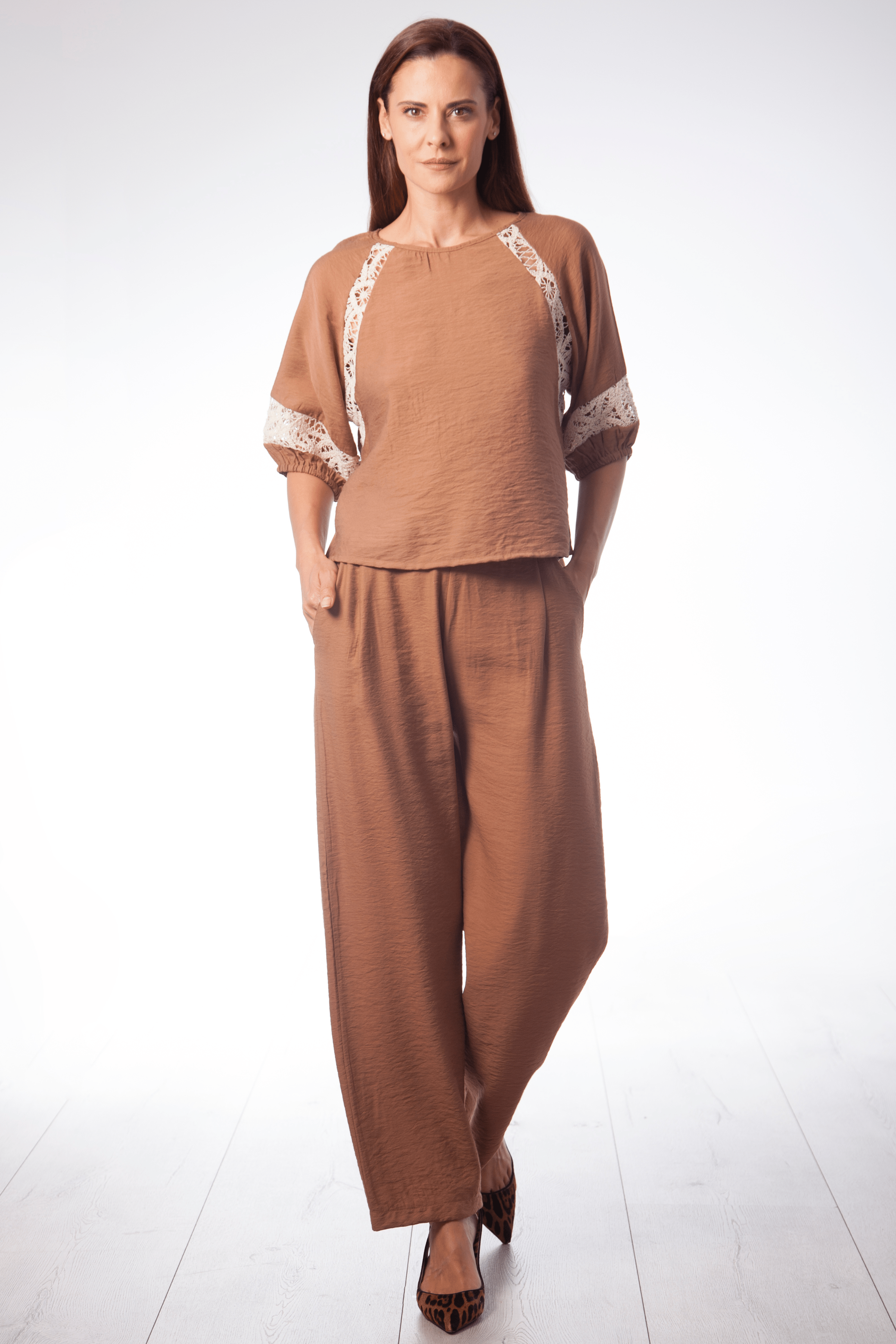 Camiseta marron bordado grogre en contraste Lolitas&L - lolitasyl.com