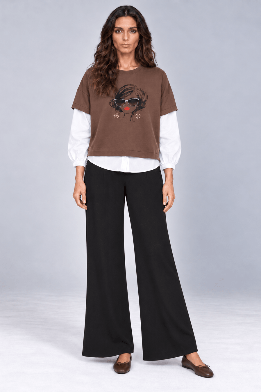 Camiseta marron con mangas camiseras y estampado gafas Lolitas&L - lolitasyl.com