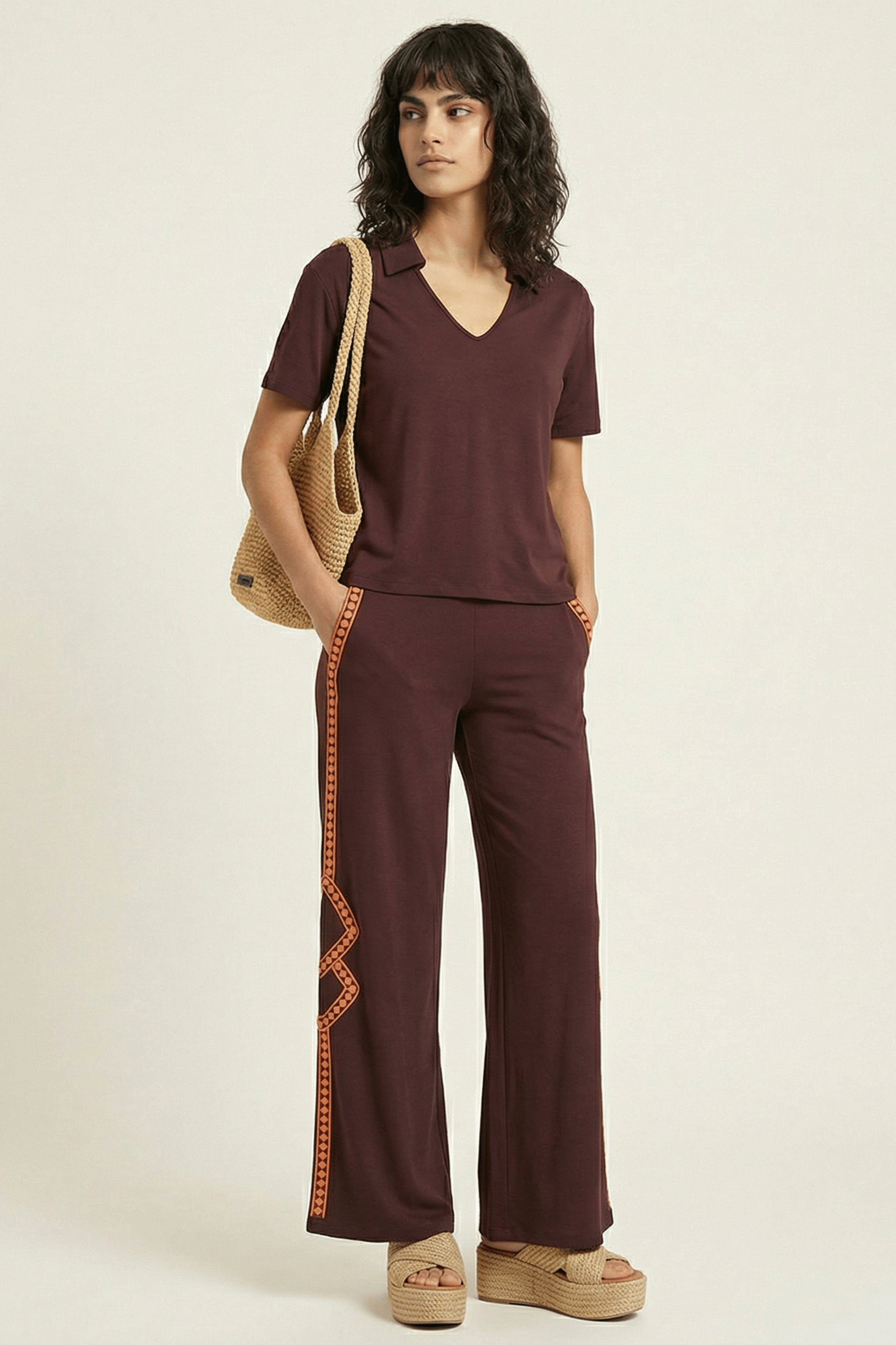 Camiseta marron cuello polo con manga corta Lolitas&L - lolitasyl.com