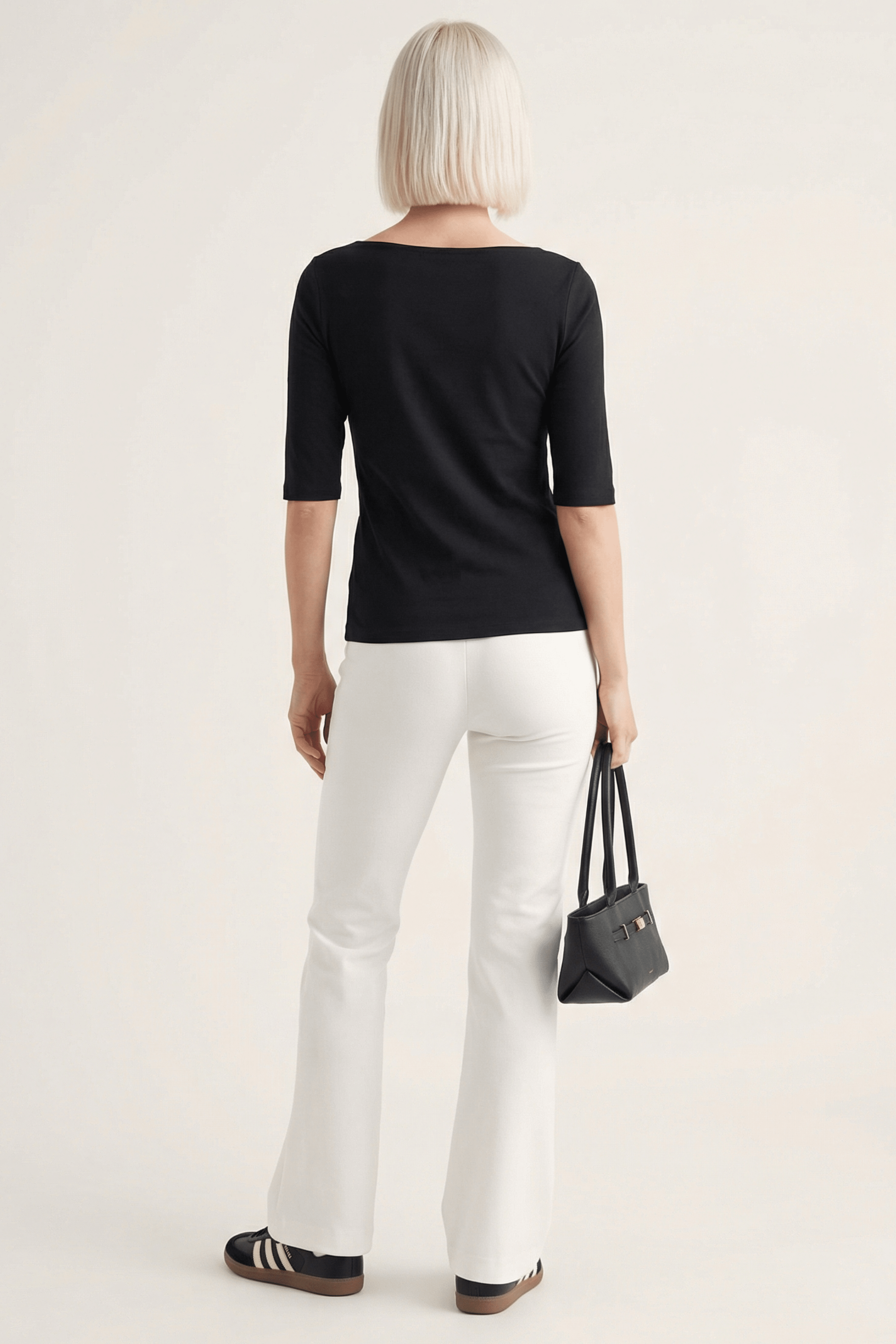 Camiseta negra basica con escote barco y manga al codo Lolitas&L - lolitasyl.com