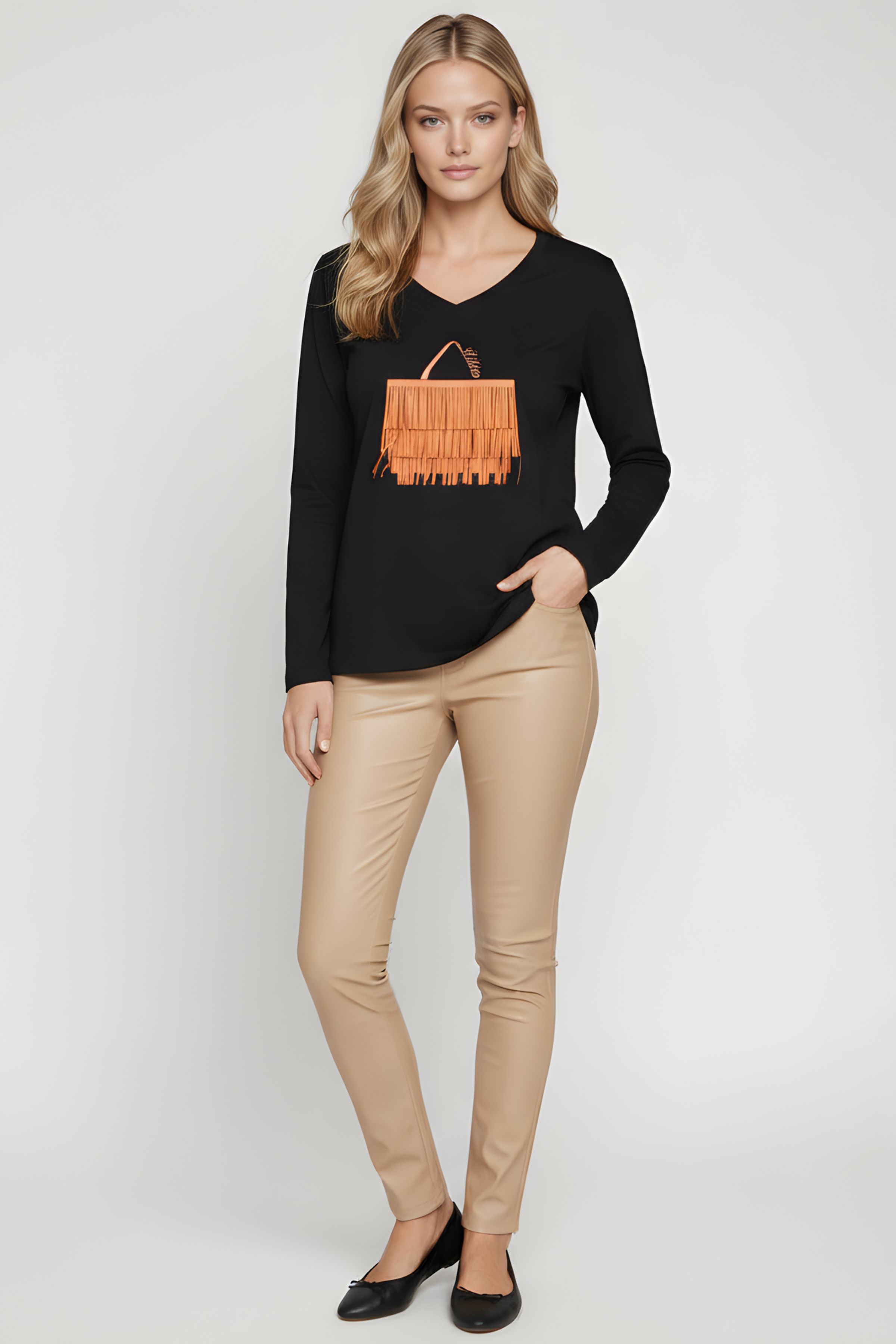 Camiseta negra con bolsito de flecos marron manga larga Lolitas&L