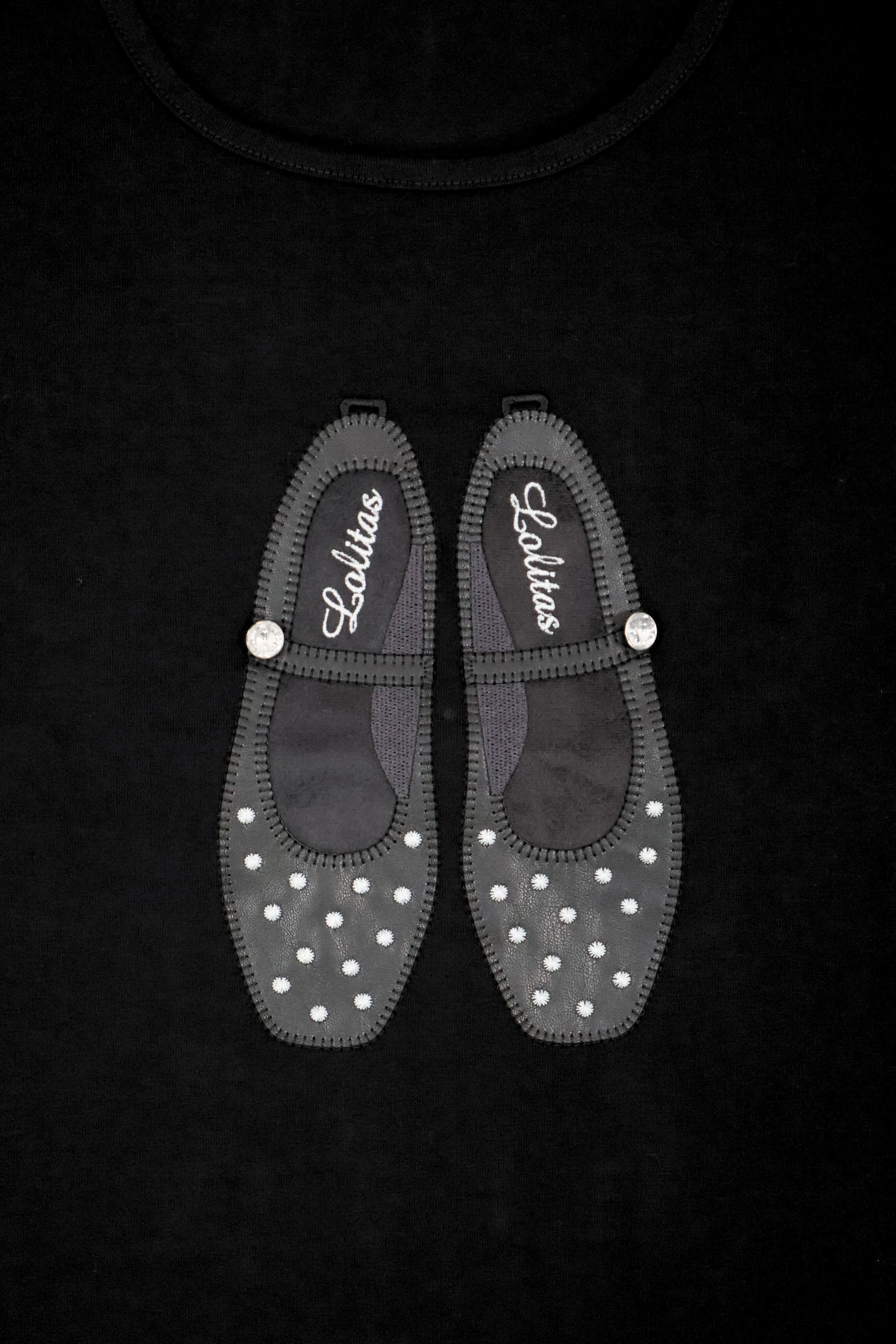 Camiseta negra bordado bailarinas strass con manga larga Lolitas&L