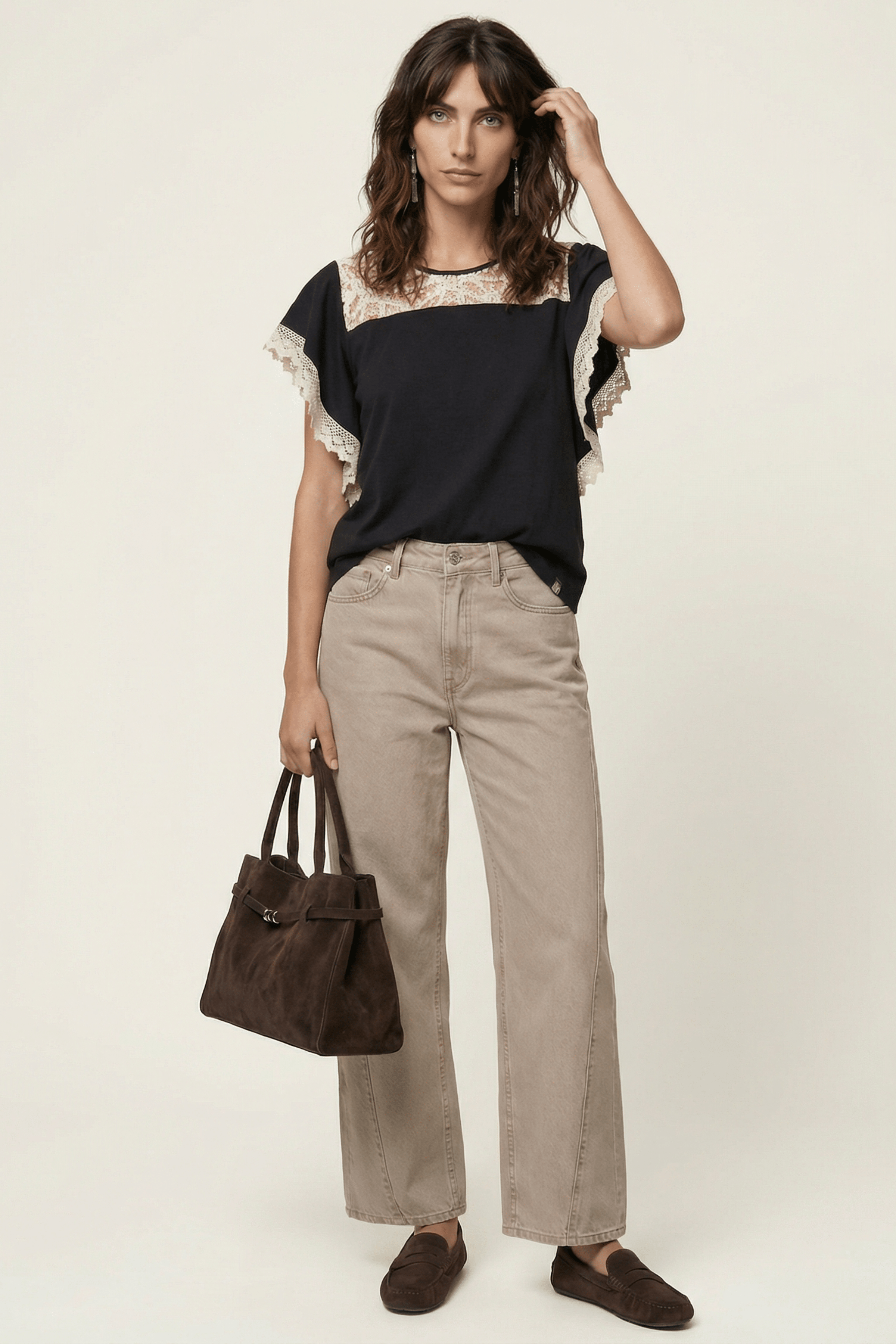 Camiseta negra bordado grogre en delantero y mangas Lolitas&L - lolitasyl.com