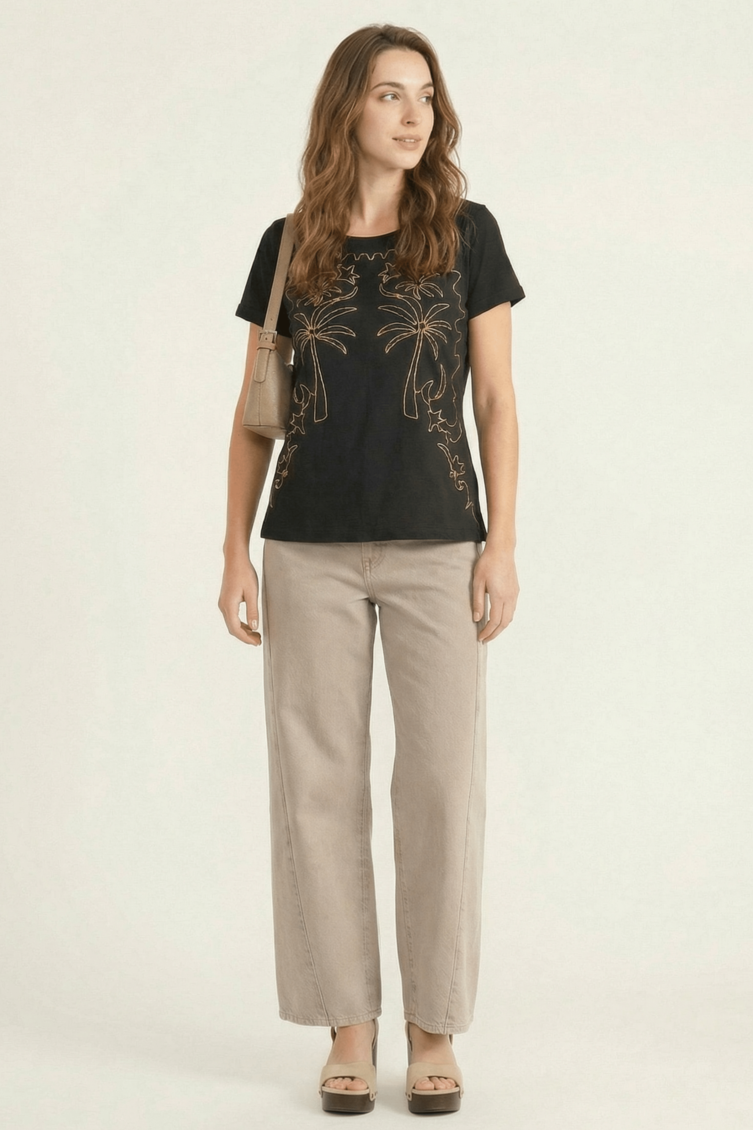 Camiseta negra bordado oasis beige LolitasyL - lolitasyl.com