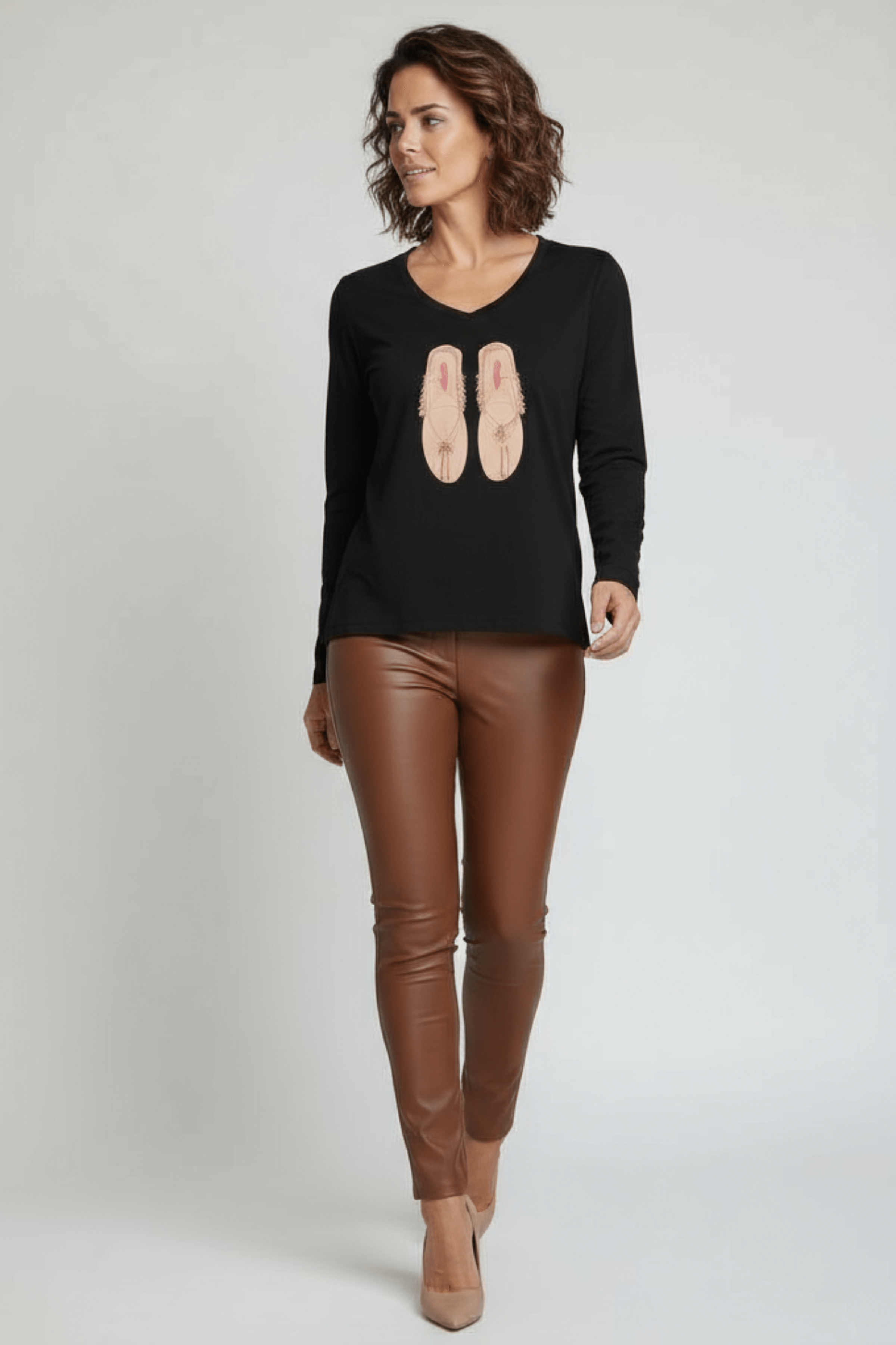 Camiseta negra bordado sandalias cuero manga larga Lolitas&L - lolitasyl.com