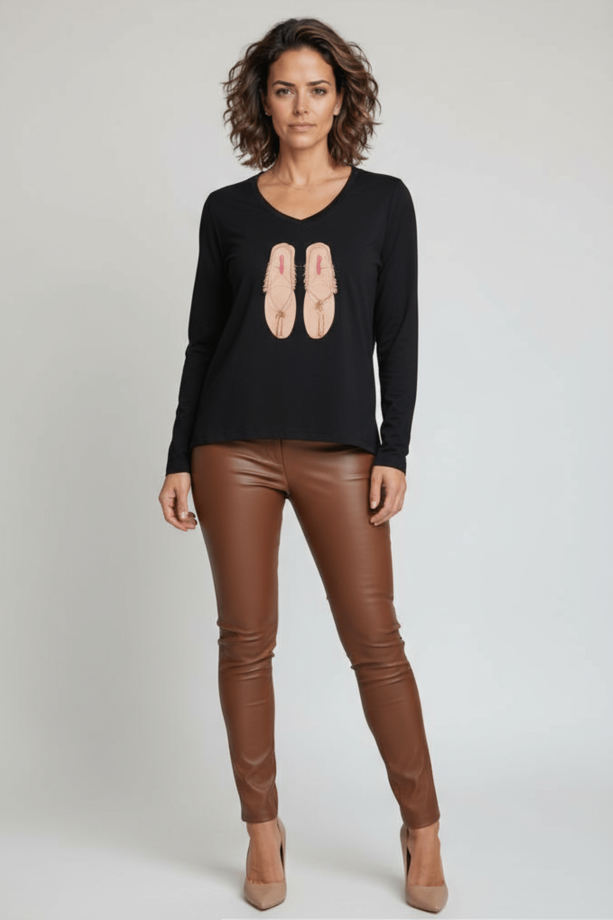 Camiseta negra bordado sandalias cuero manga larga Lolitas&L - lolitasyl.com