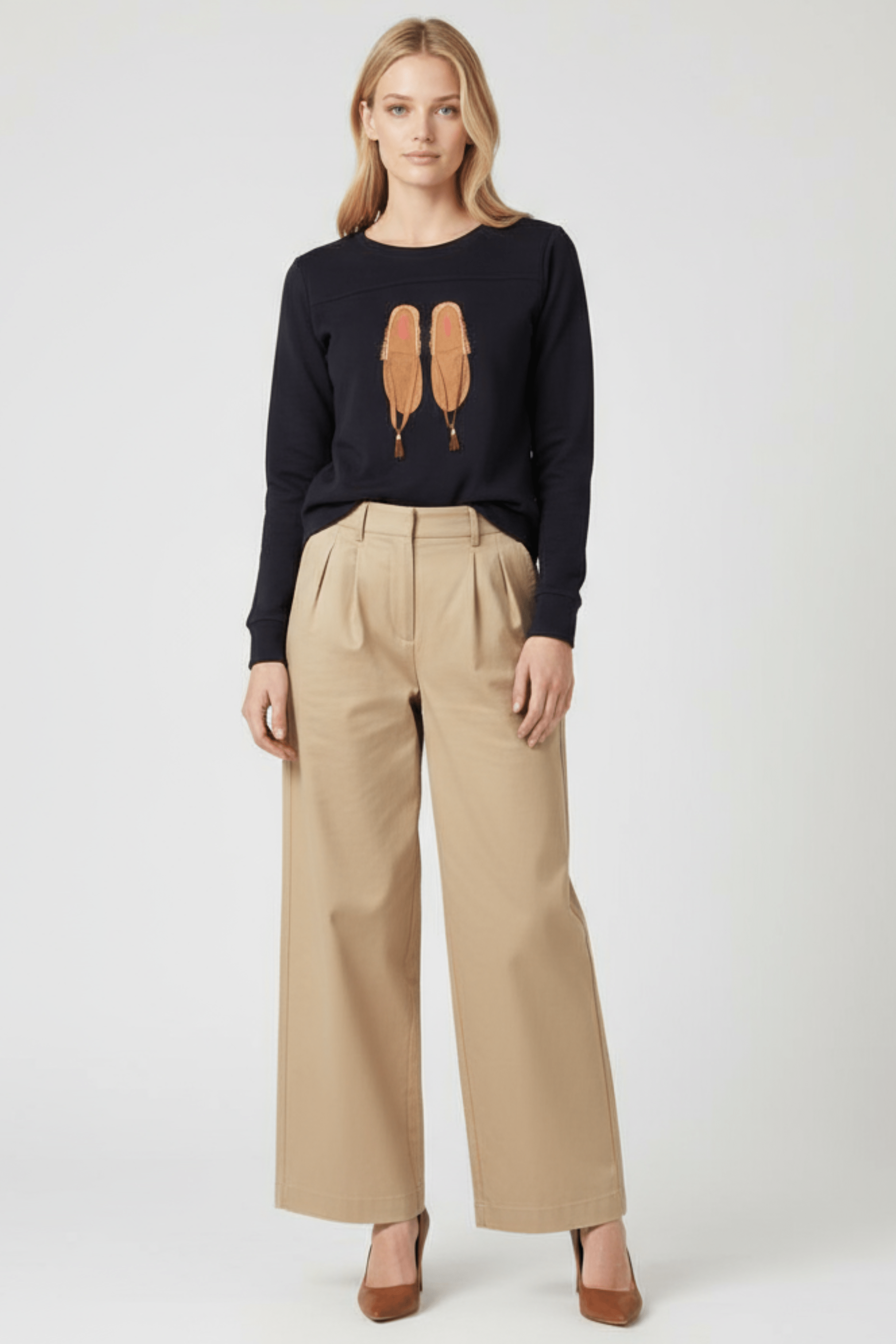 Camiseta negra bordado zapatillas indias cuero Lolitas&L - lolitasyl.com