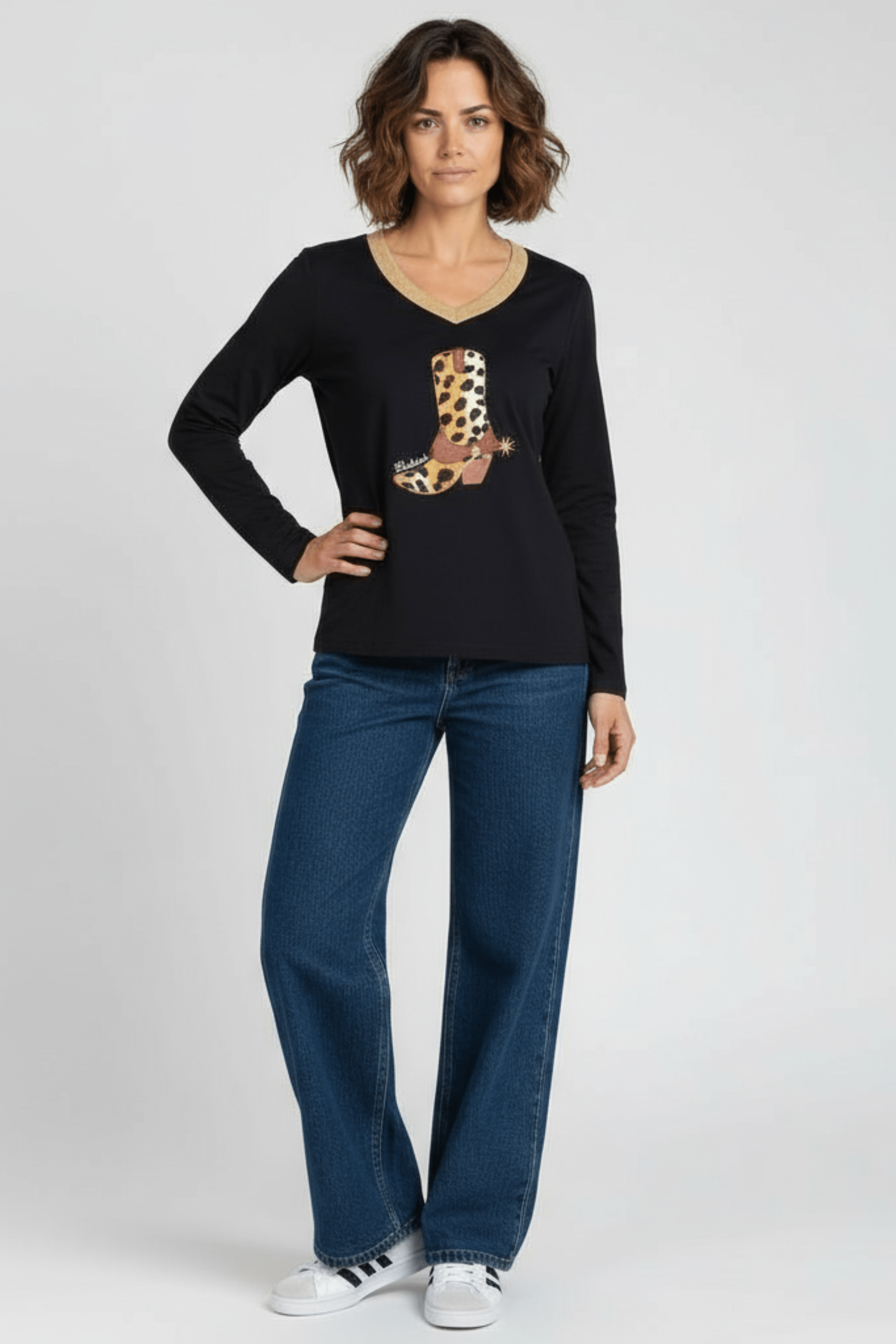 Camiseta negra con bordado bota cowoy manga larga Lolitas&L - lolitasyl.com