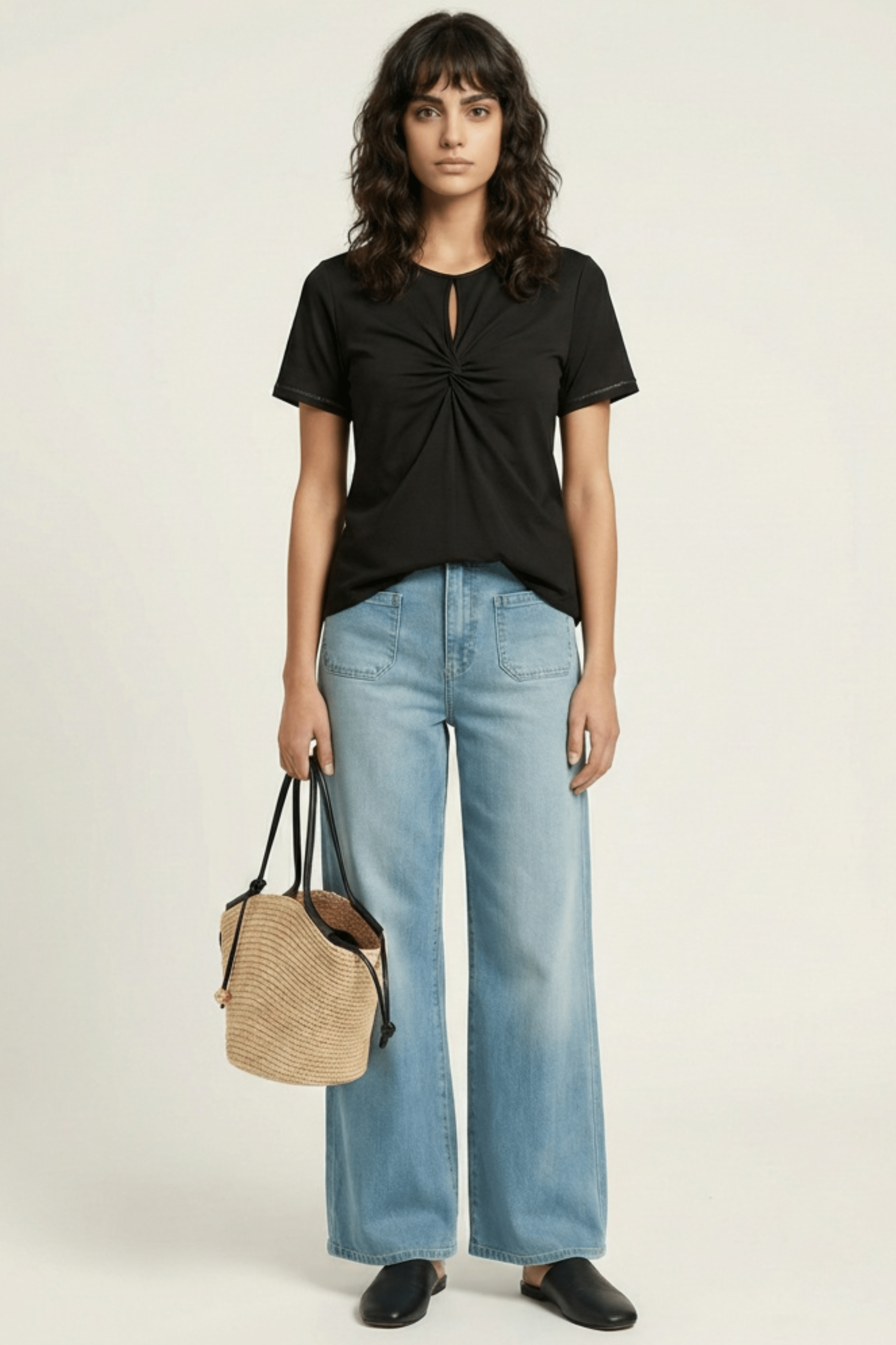 Camiseta negra con recogido y lagrima en el delantero Lolitas&L - lolitasyl.com