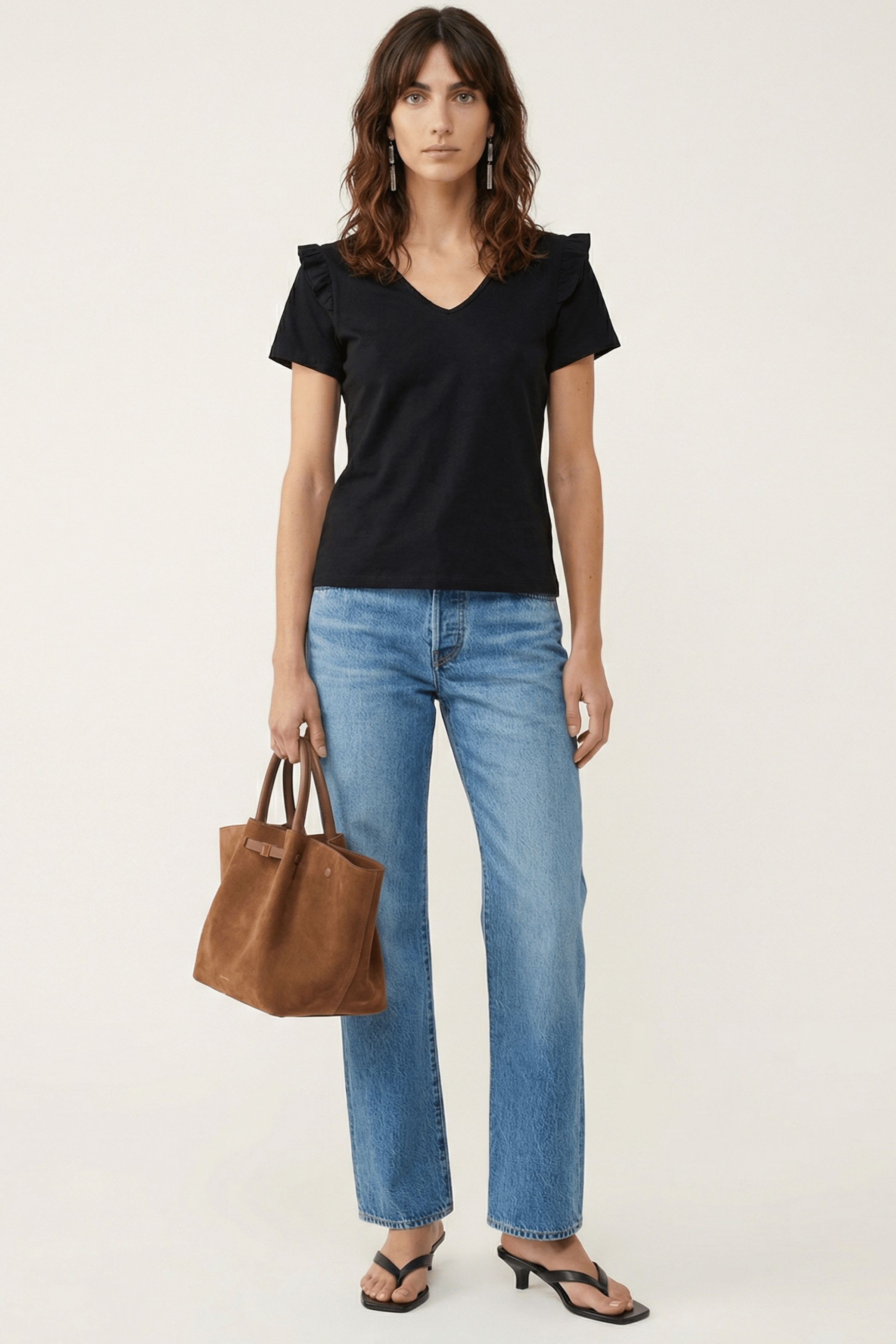 Camiseta negra con volante en hombros Lolitas&L - lolitasyl.com