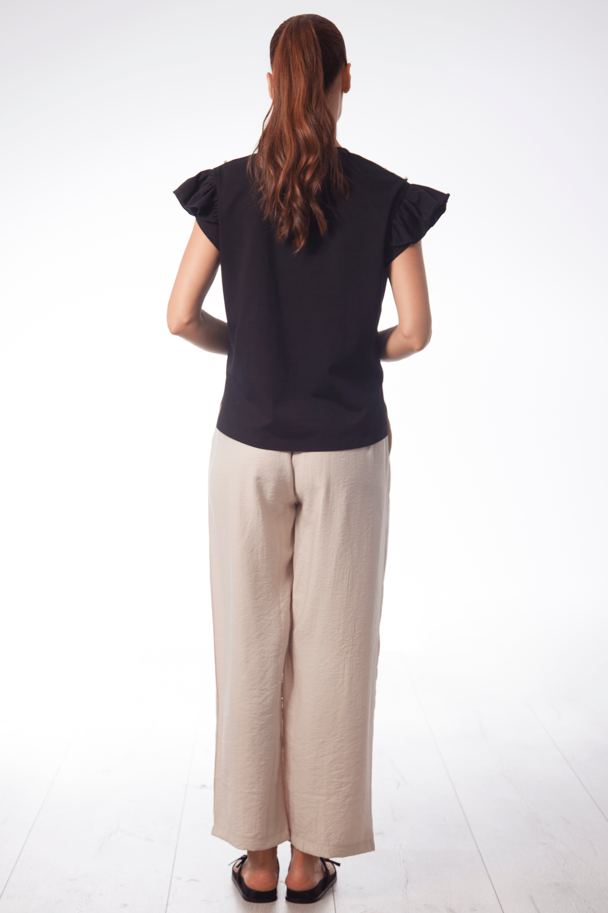 Camiseta negra detalle strass en hombros Lolitas&L - lolitasyl.com