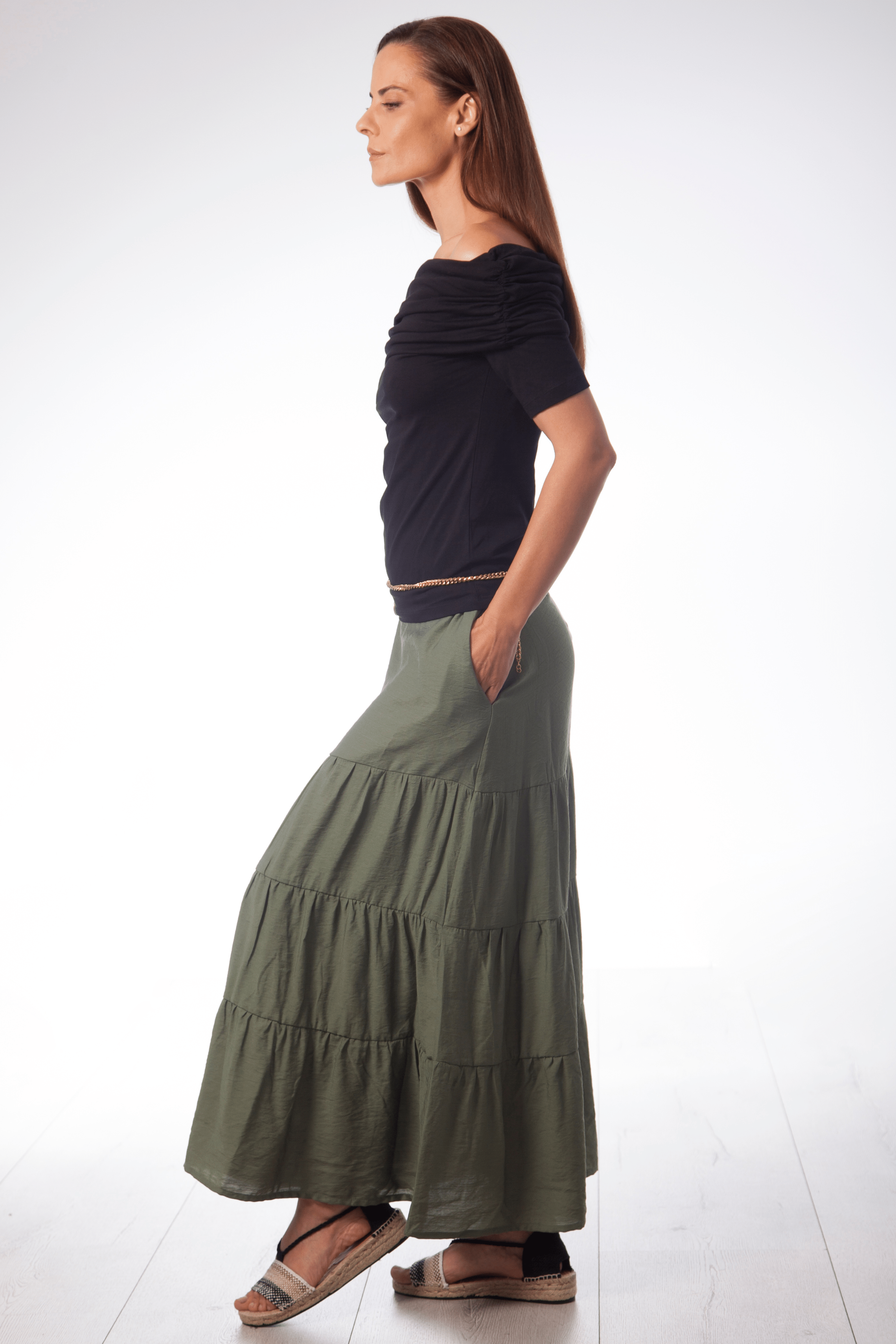 Camiseta negra escote arrugado Bardot Lolitas&L - lolitasyl.com