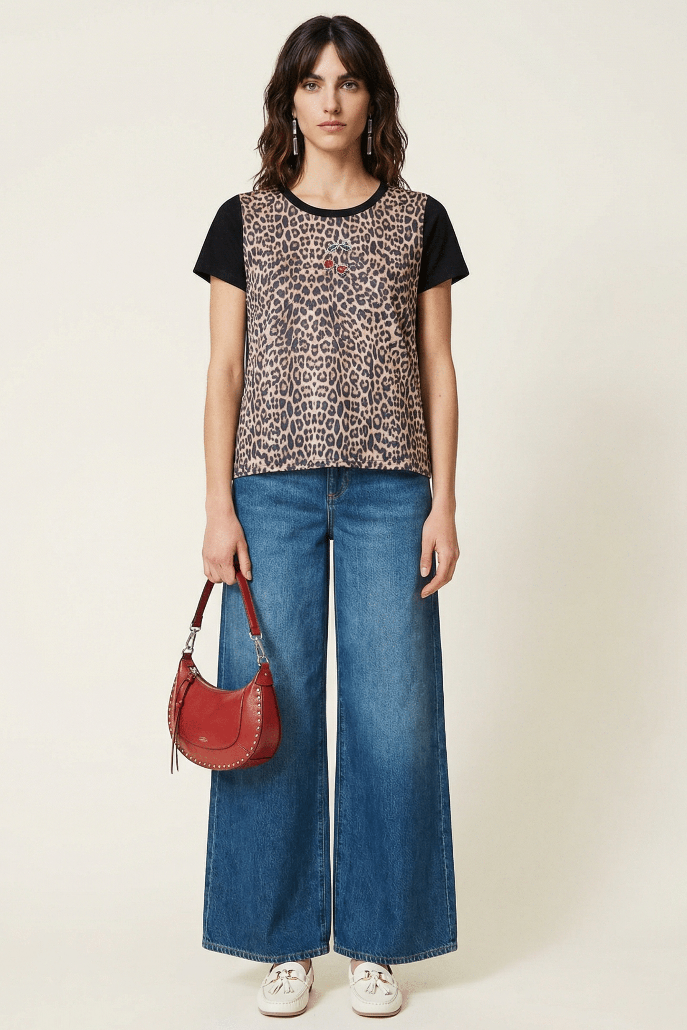 Camiseta negra estampado animal print con cereza de strass Lolitas&L - lolitasyl.com