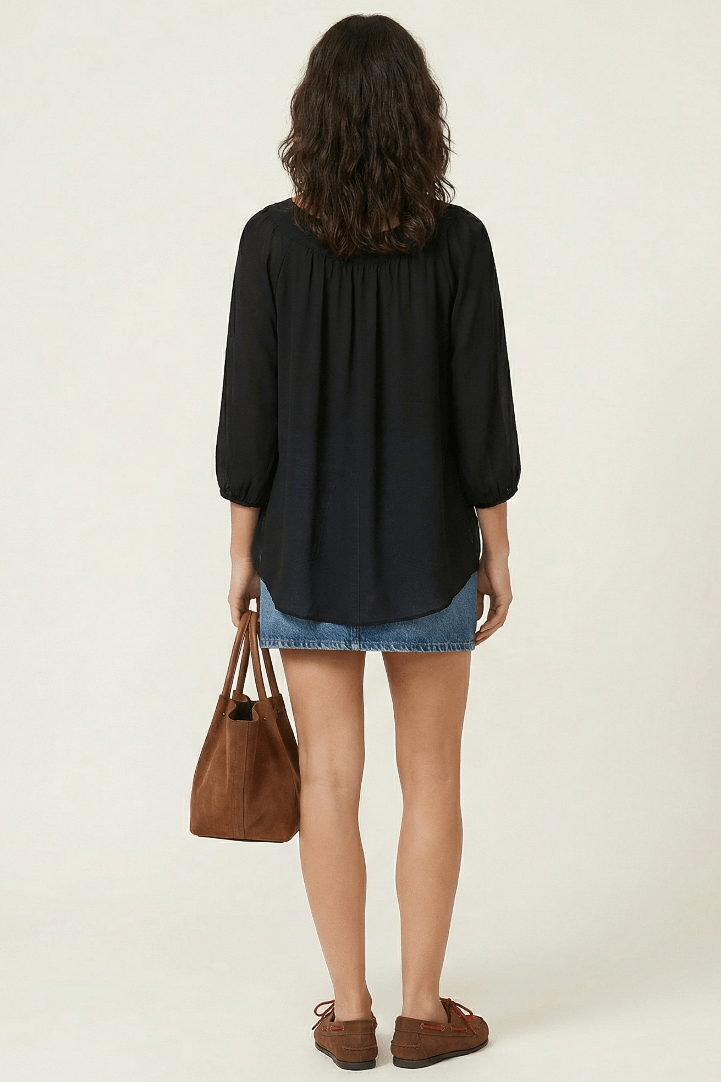 Camiseta negra raglan con bordado cerezas Lolitas&L - lolitasyl.com