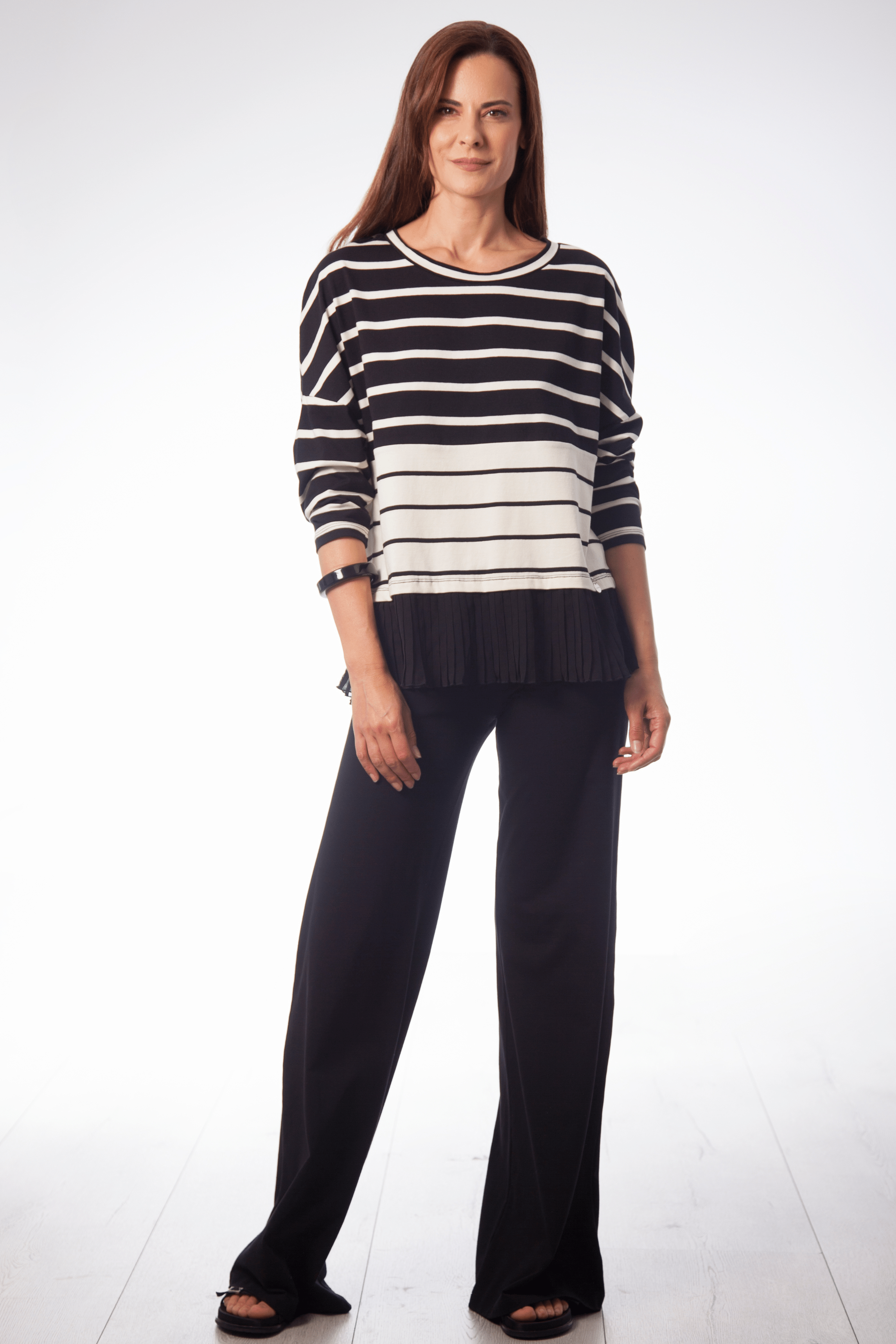 Camiseta negra y blanca multi rayas Lolitas&L - lolitasyl.com