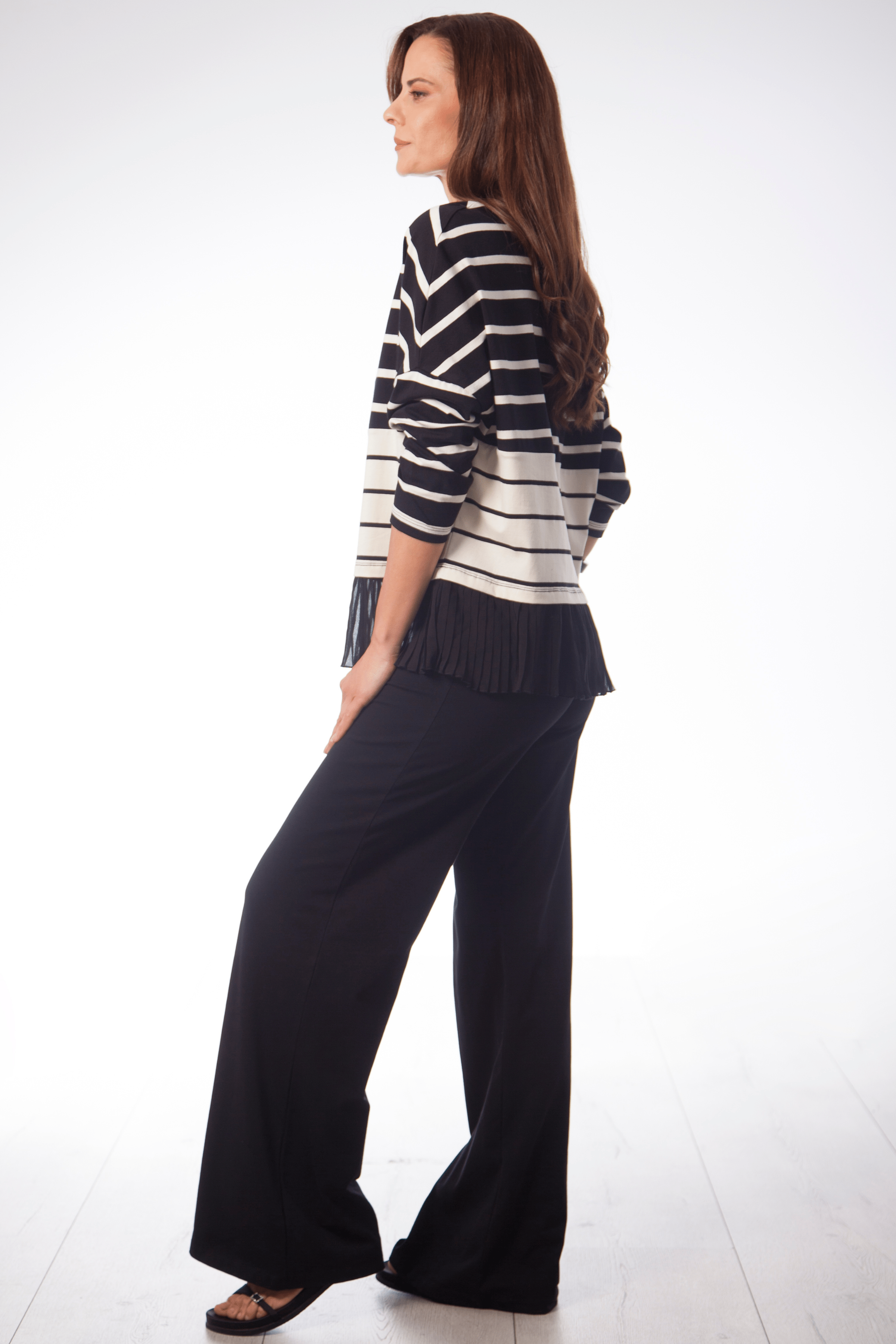 Camiseta negra y blanca multi rayas Lolitas&L - lolitasyl.com