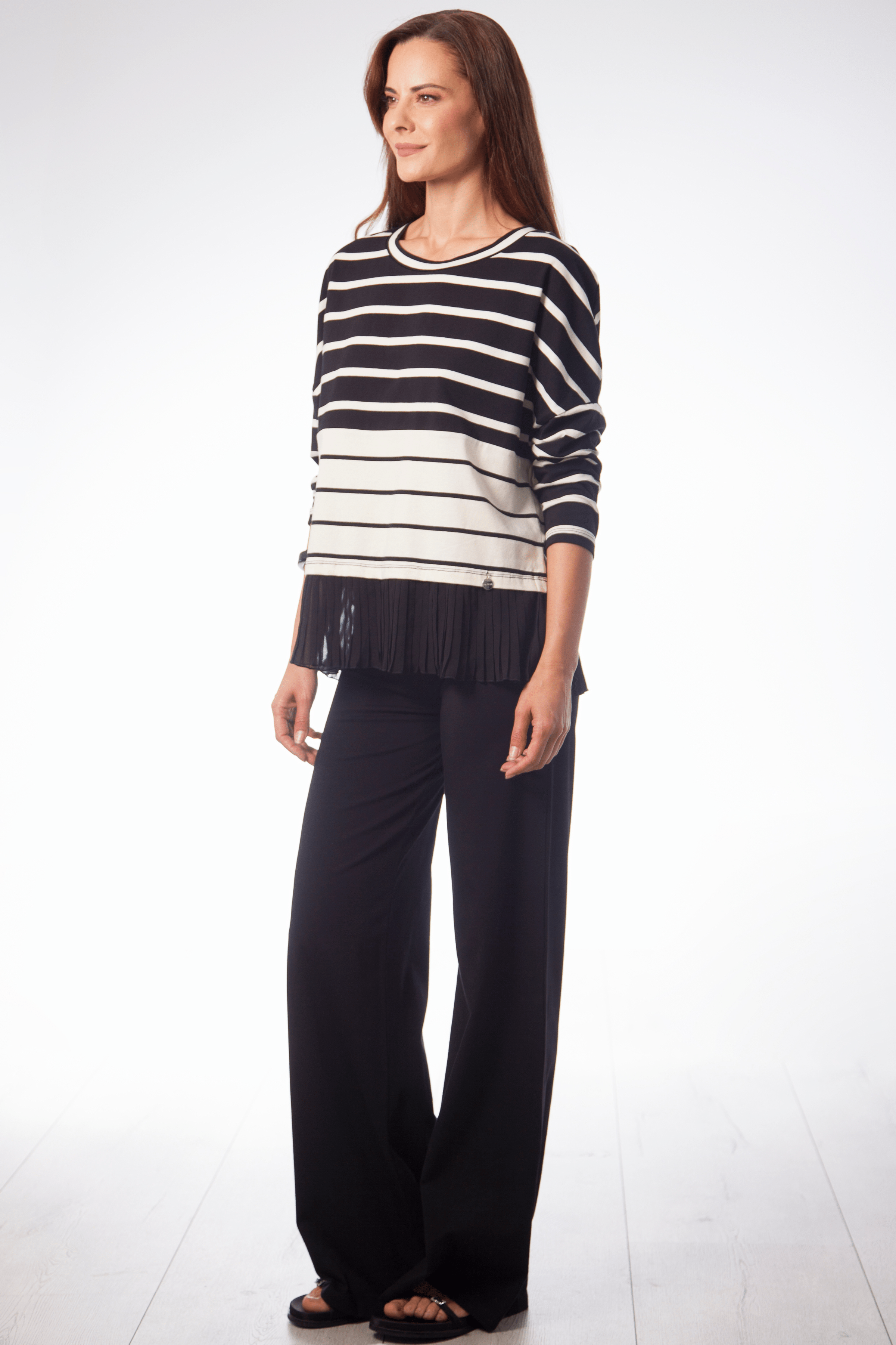 Camiseta negra y blanca multi rayas Lolitas&L - lolitasyl.com