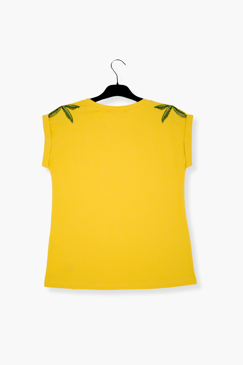 Camiseta Preloved amarilla con bordado palmera en el hombro Lolitas&L - lolitasyl.com