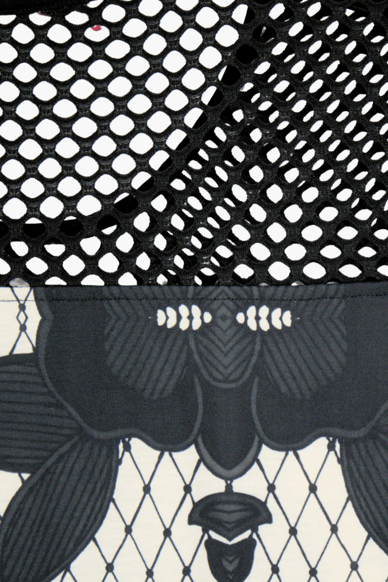 Camiseta Preloved estampado Flower Dark con rejilla Lolitas&L - lolitasyl.com