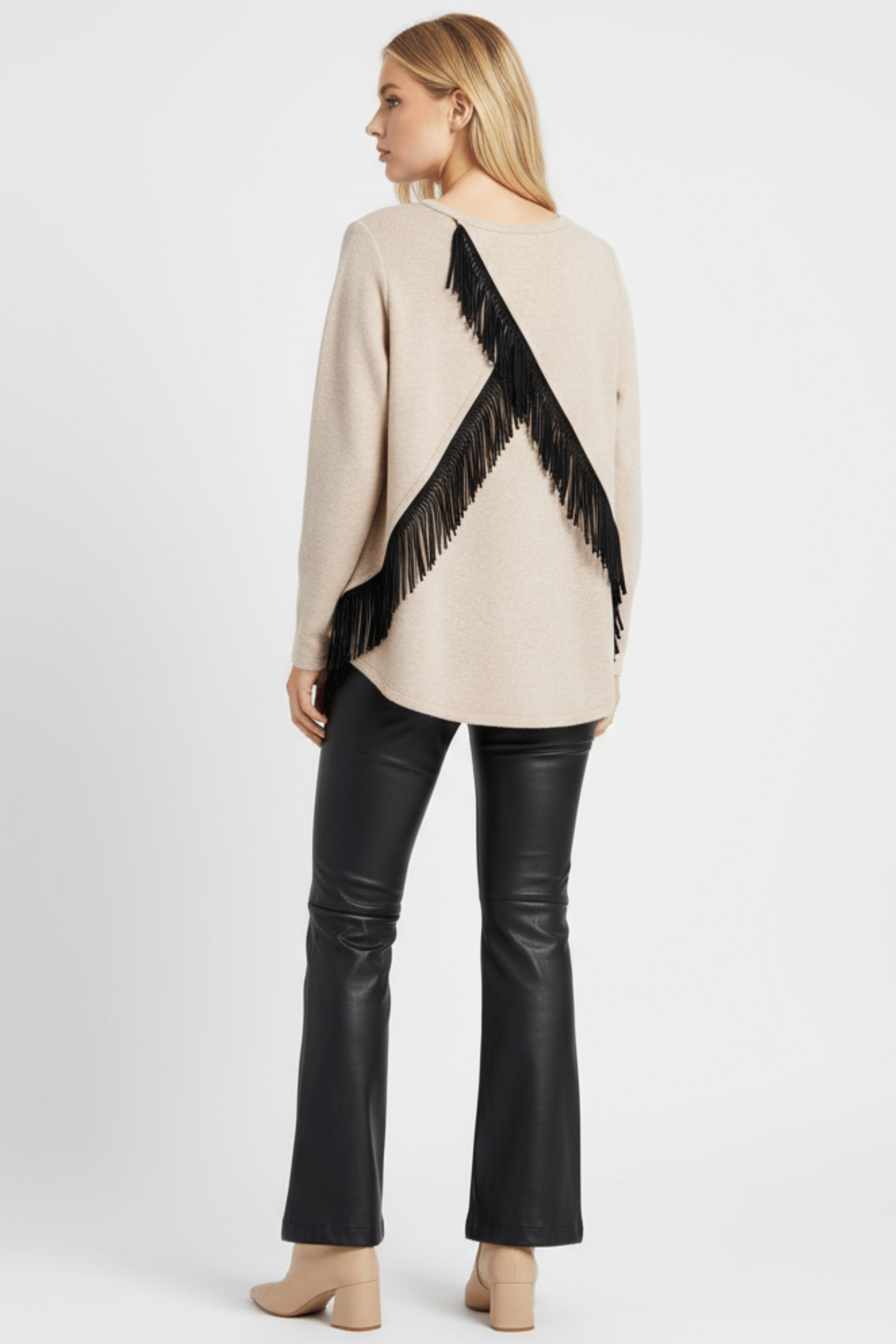 Camiseta punto beige con flecos polipiel Lolitas&L - lolitasyl.com