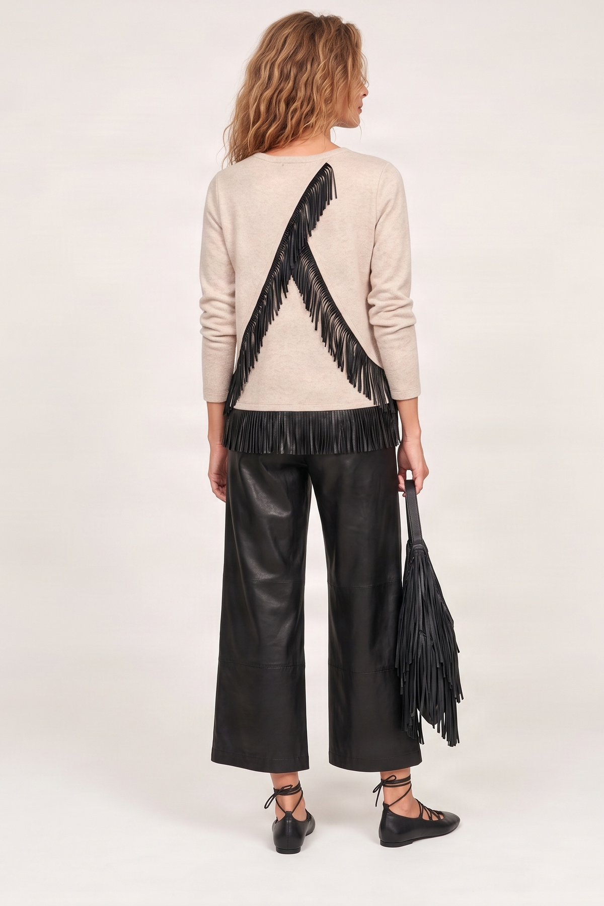 Camiseta punto beige con flecos polipiel Lolitas&L