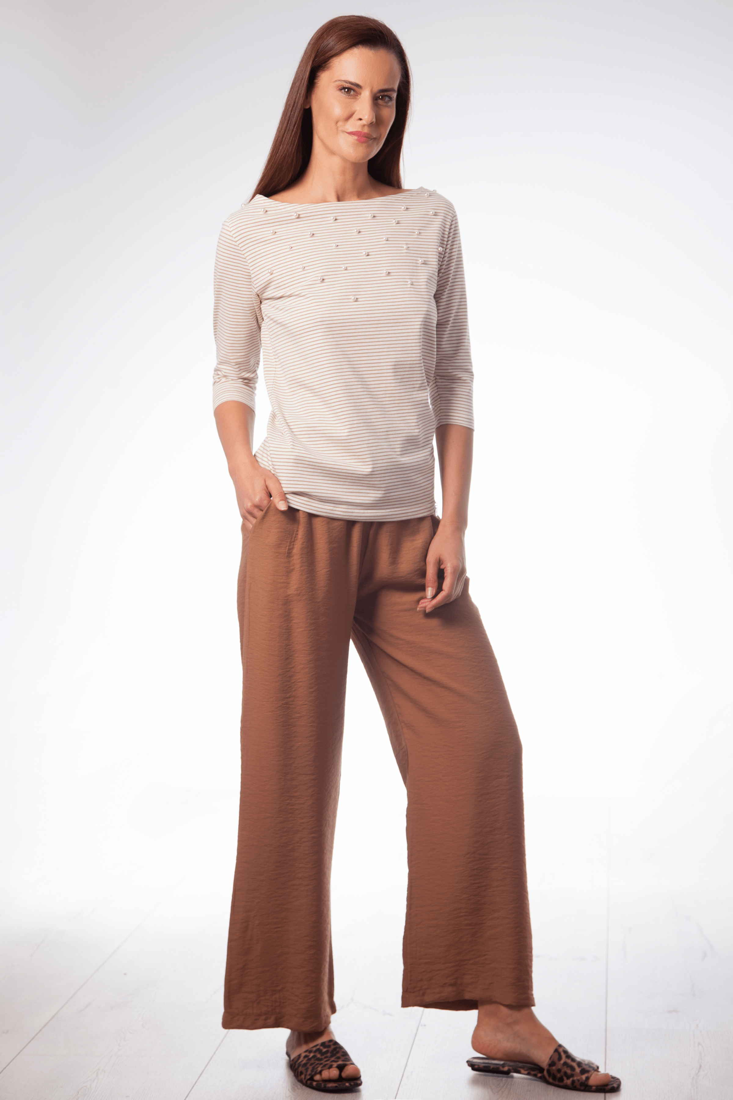 Camiseta rayas beige detalle perlas en delantero Lolitas&L - lolitasyl.com