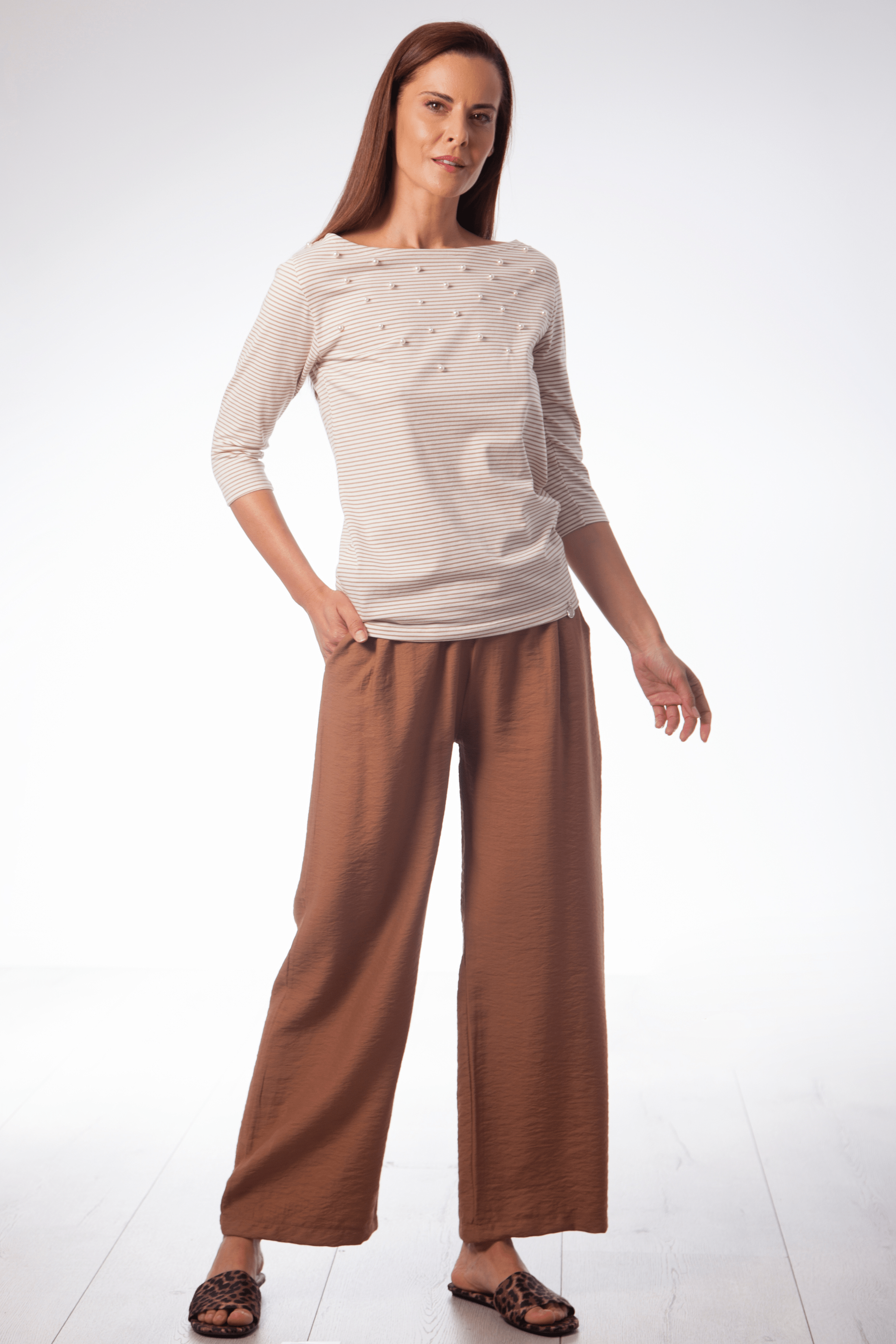 Camiseta rayas beige detalle perlas en delantero Lolitas&L - lolitasyl.com