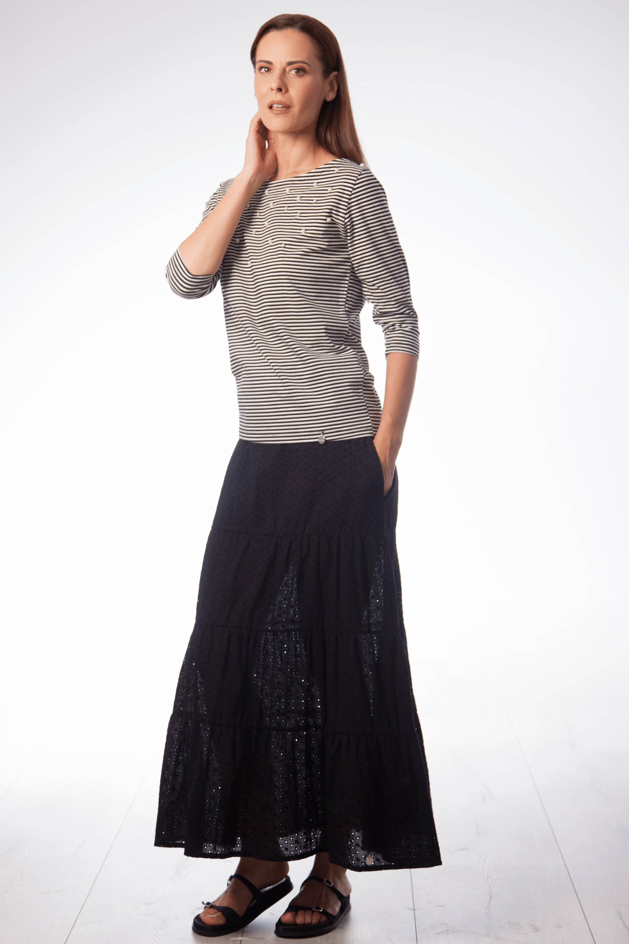 Camiseta rayas negras detalle perlas en delantero Lolitas&L - lolitasyl.com