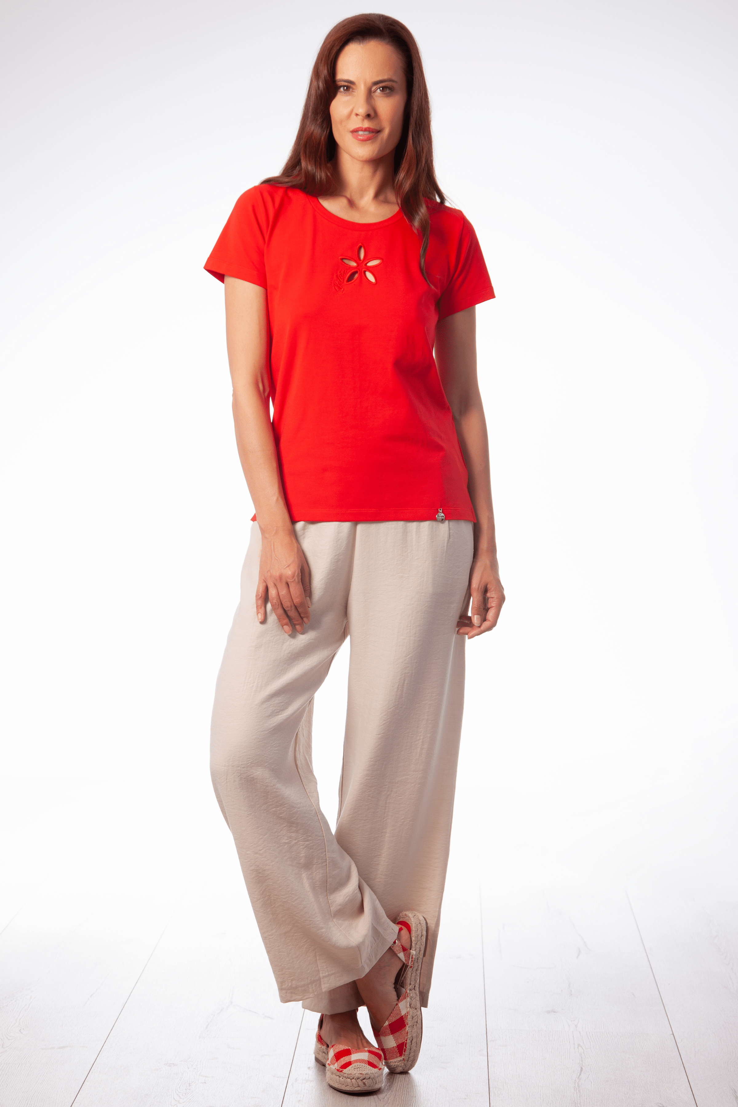 Camiseta roja bordado flor calada con manga corta Lolitas&L - lolitasyl.com