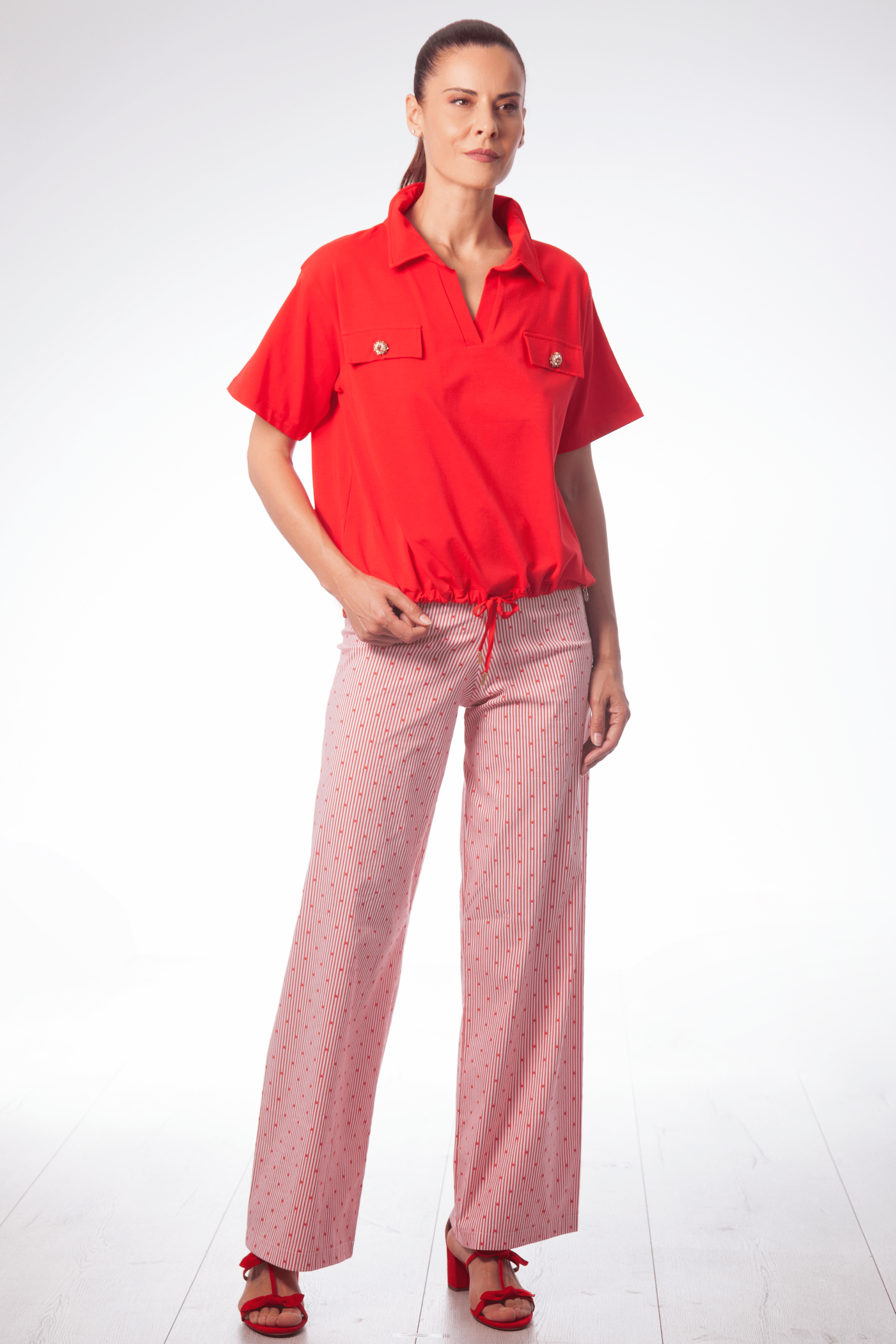 Camiseta roja camisera con tapetas y botones dorados Lolitas&L - lolitasyl.com