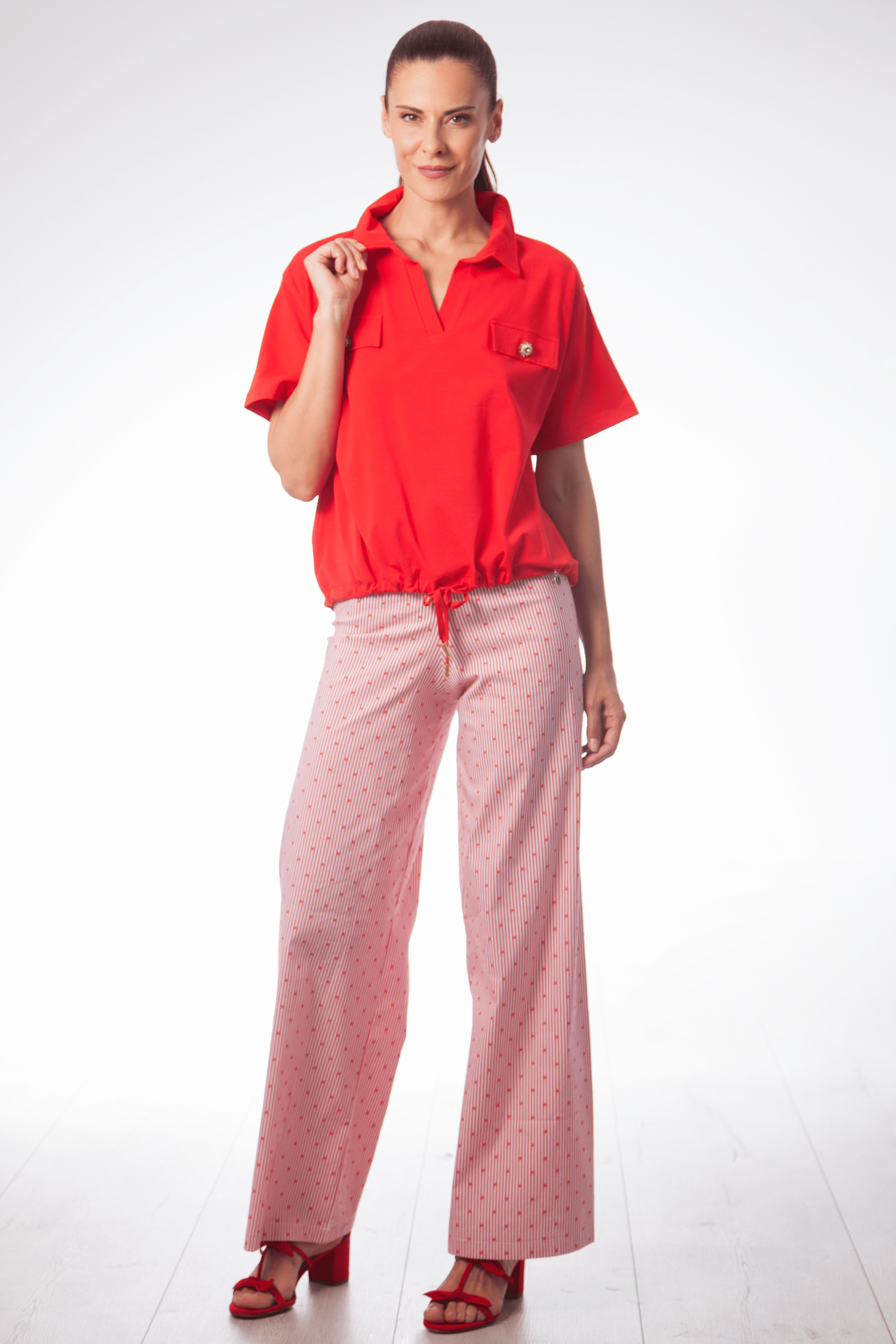 Camiseta roja camisera con tapetas y botones dorados Lolitas&L - lolitasyl.com