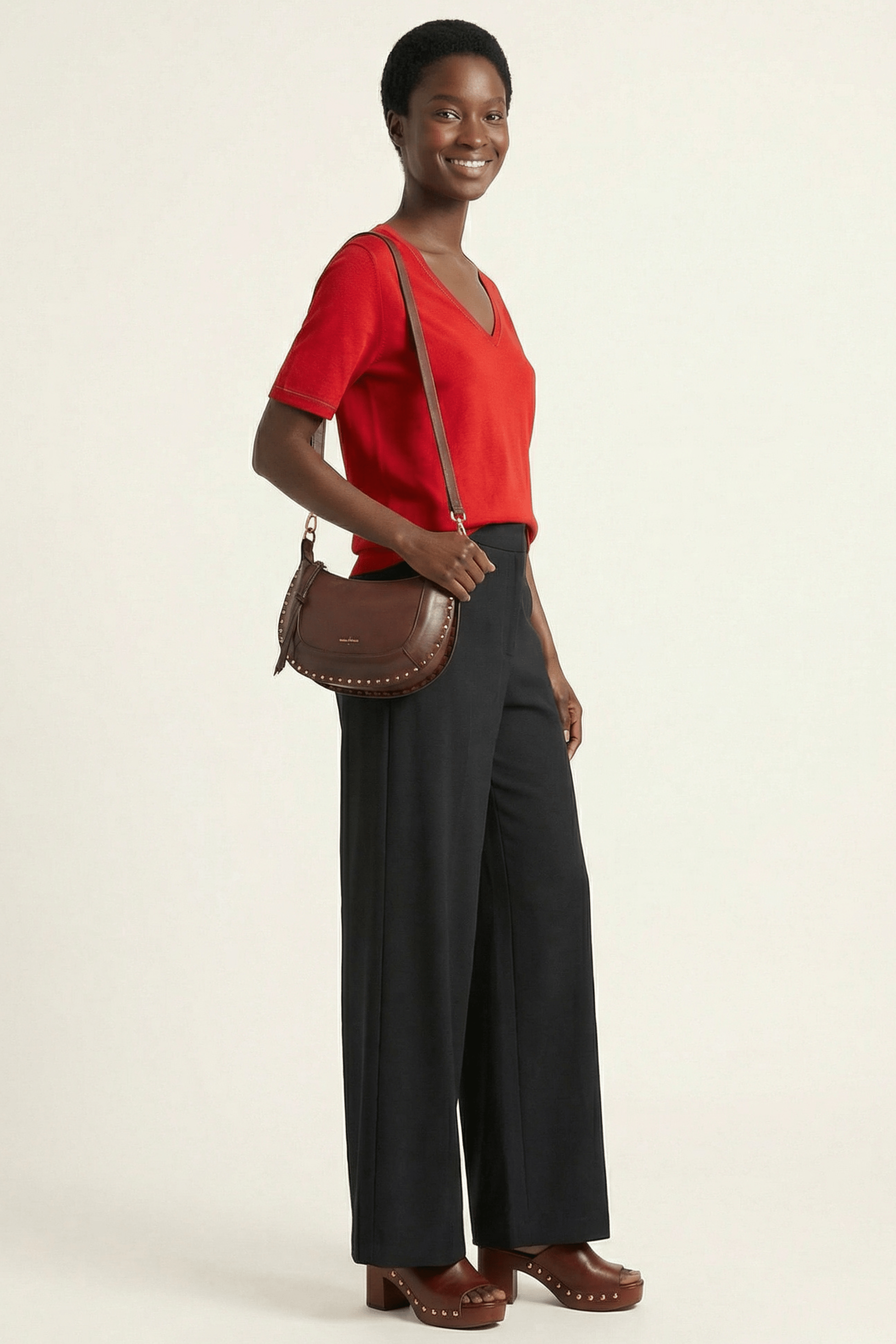 Camiseta roja escote en uve con strass Lolitas&L - lolitasyl.com