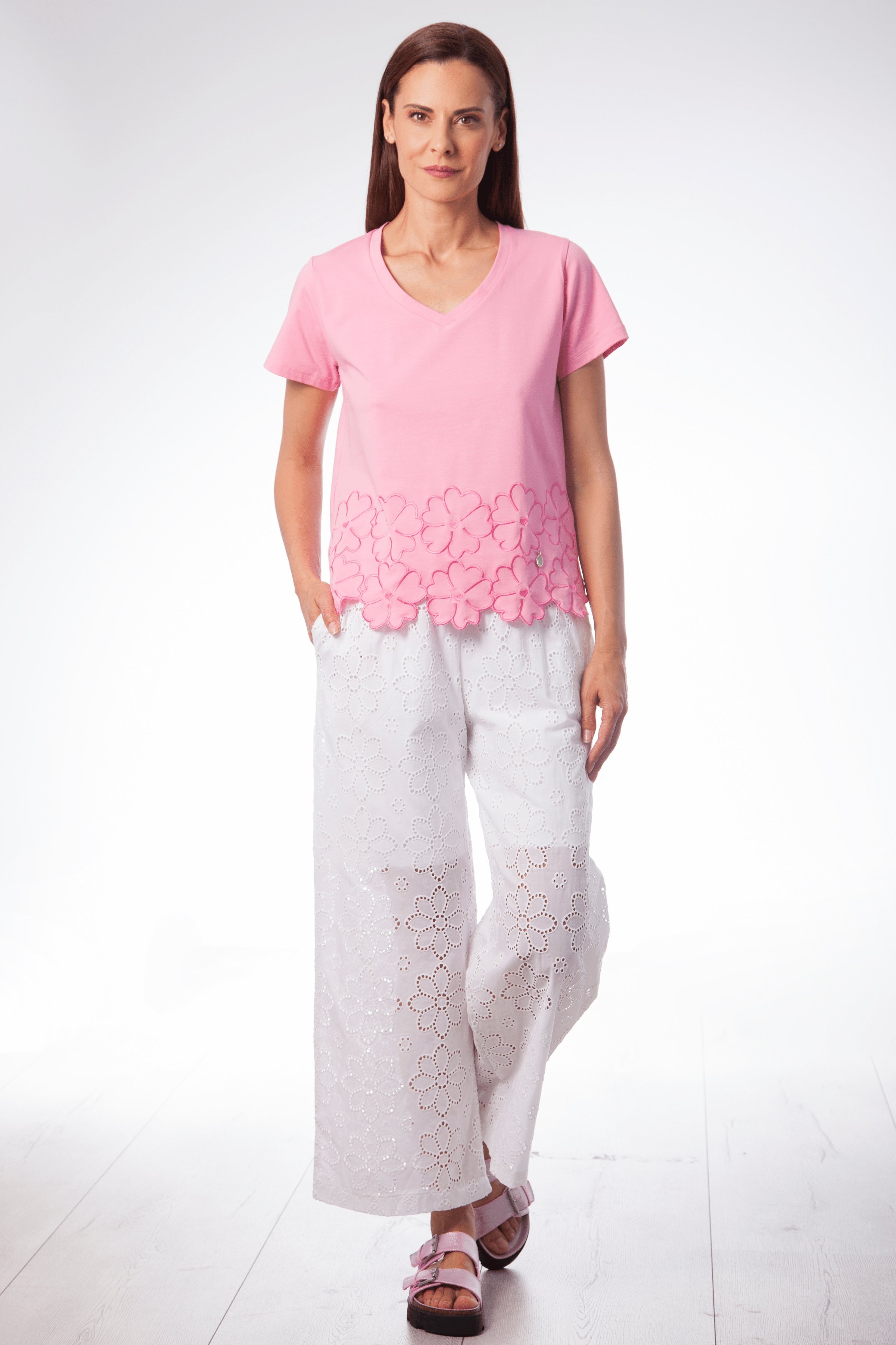 Camiseta rosa bordado flores al tono manga corta Lolitas&L - lolitasyl.com