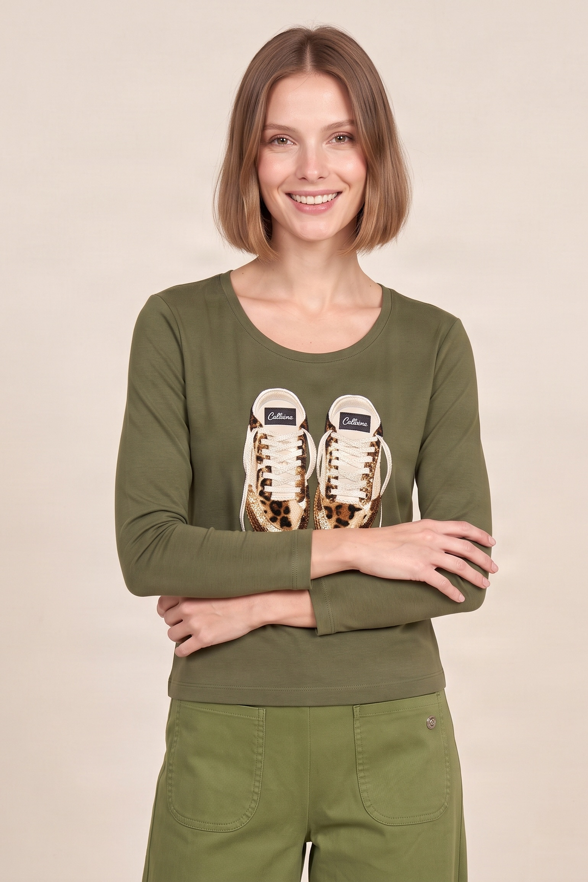 Camiseta verde con bordado sneakers manga larga Lolitas&L