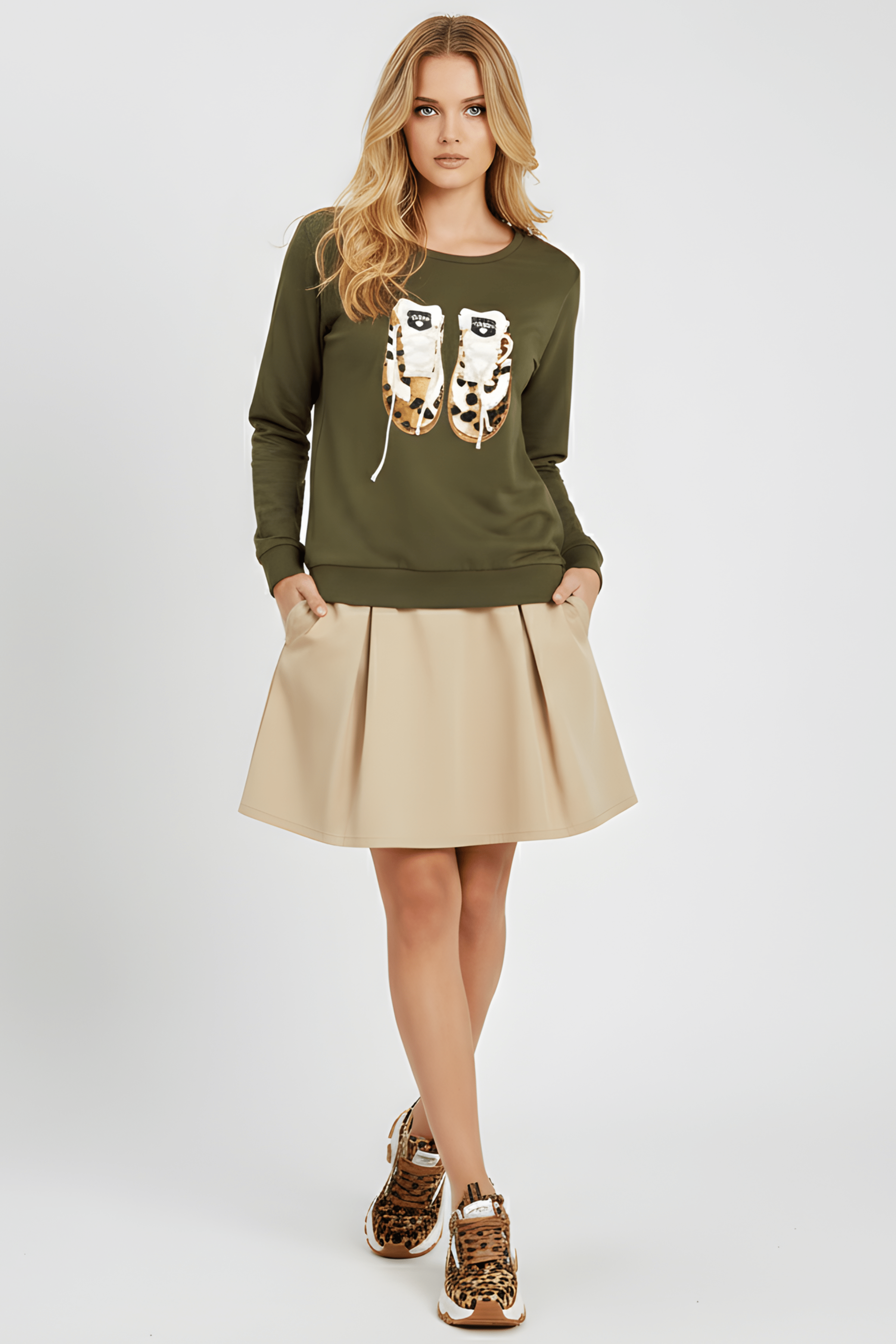 Camiseta verde con bordado sneakers manga larga Lolitas&L - lolitasyl.com