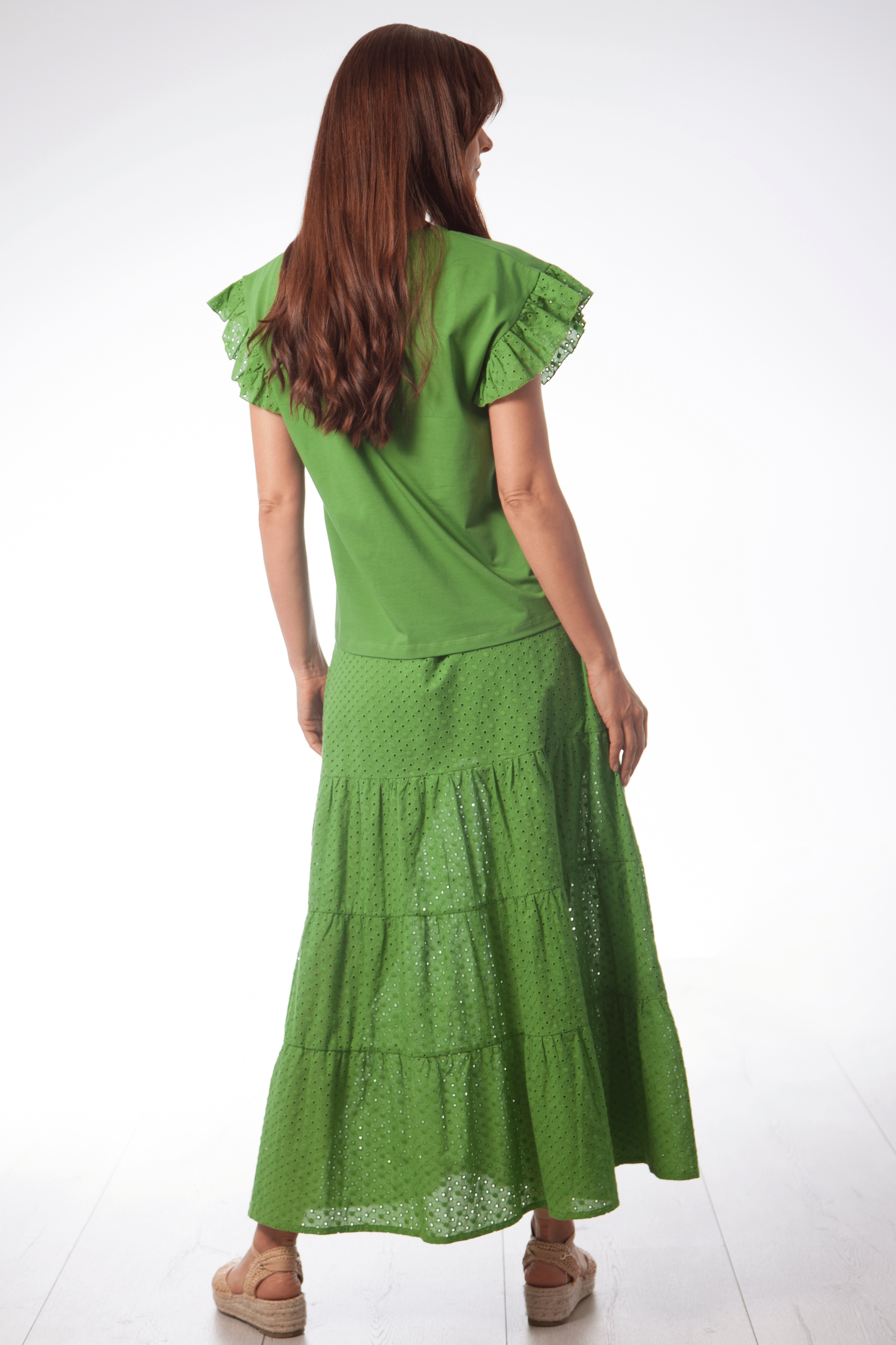 Camiseta verde con volante en bordado ingles y flor Lolitas&L - lolitasyl.com