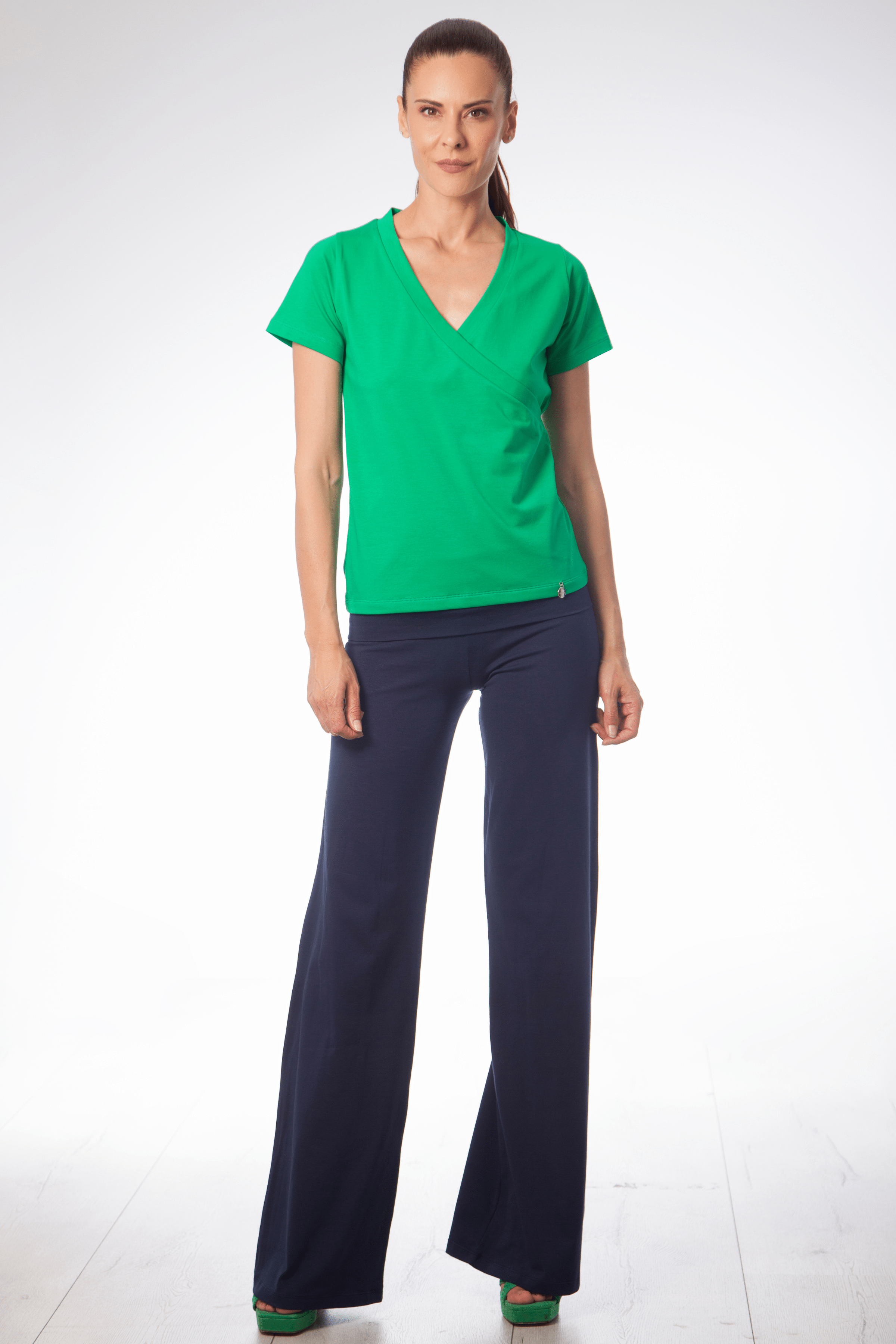 Camiseta verde cruzada de manga corta Lolitas&L - lolitasyl.com