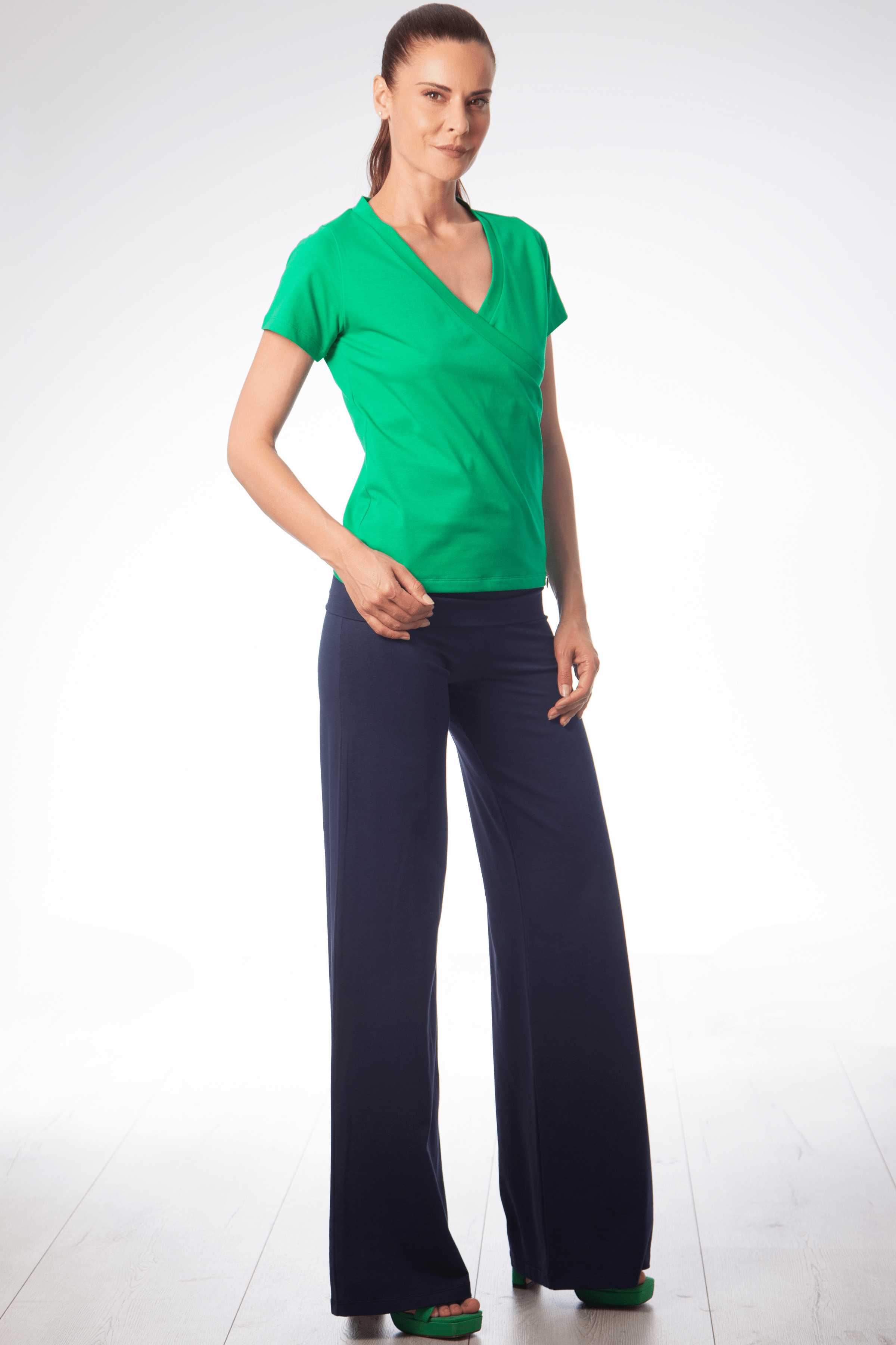 Camiseta verde cruzada de manga corta Lolitas&L - lolitasyl.com