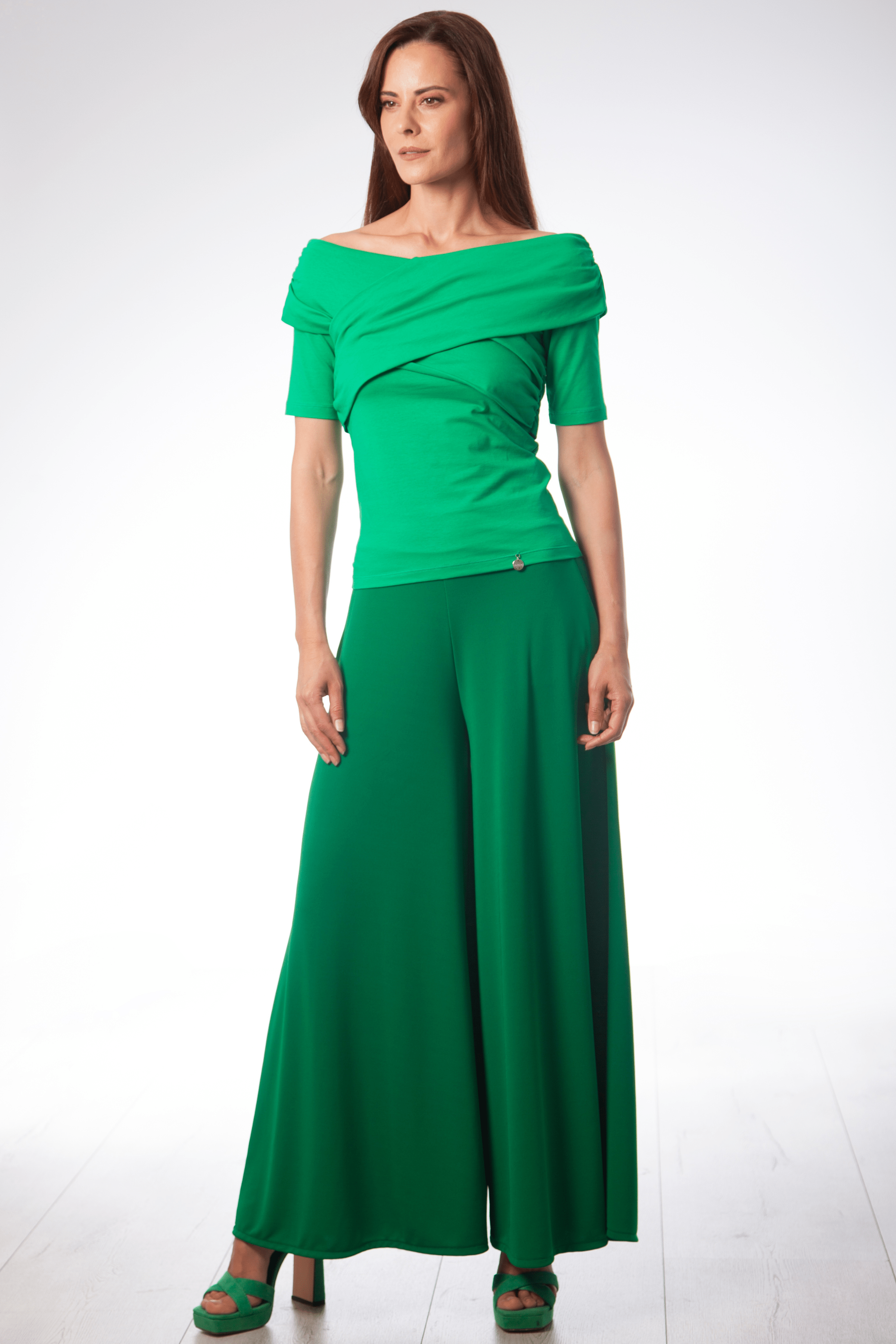 Camiseta verde escote barco cruzada Lolitas&L - lolitasyl.com