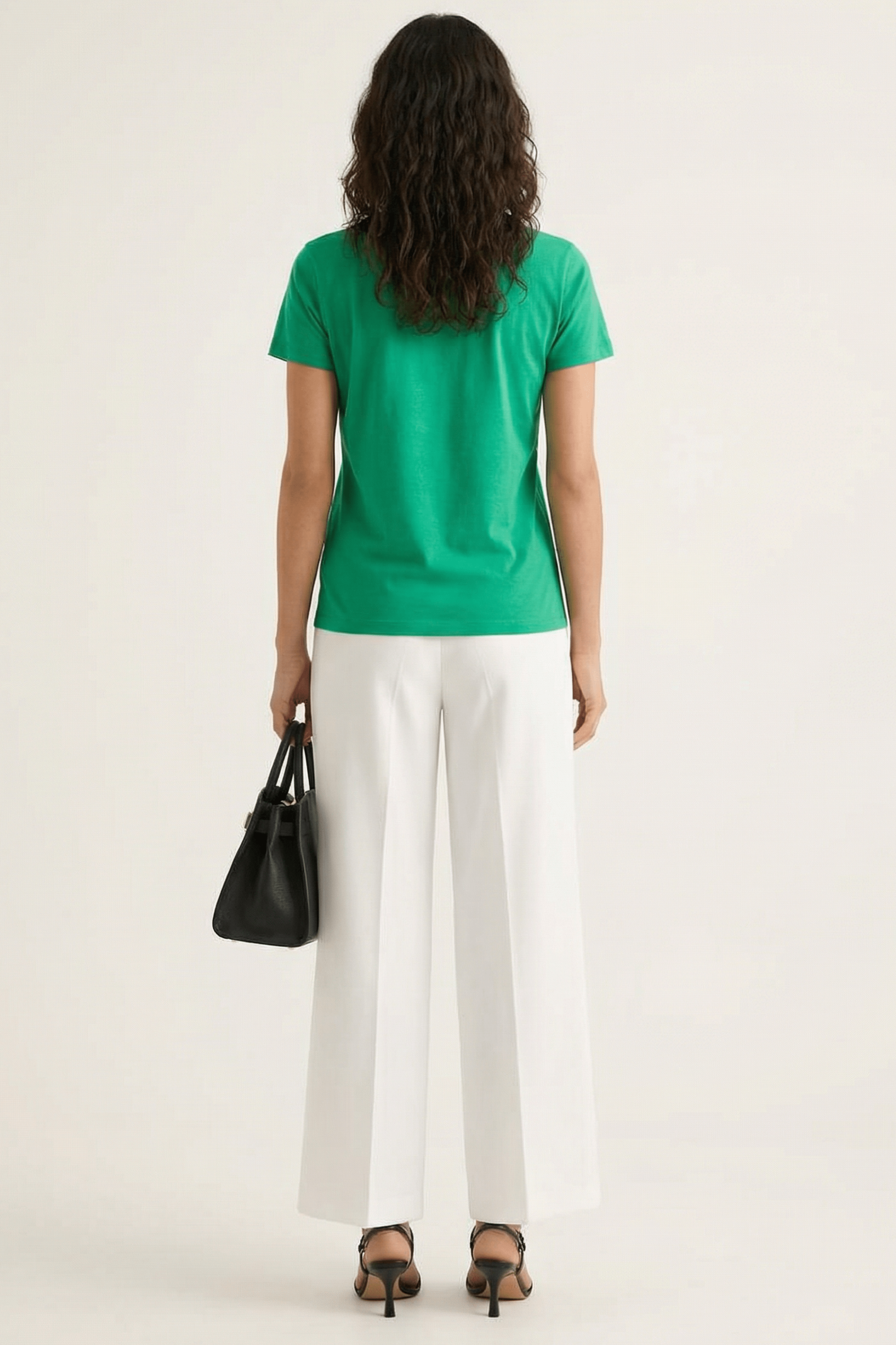 Camiseta verde hierba escote redondo con flor Lolitas&L - lolitasyl.com