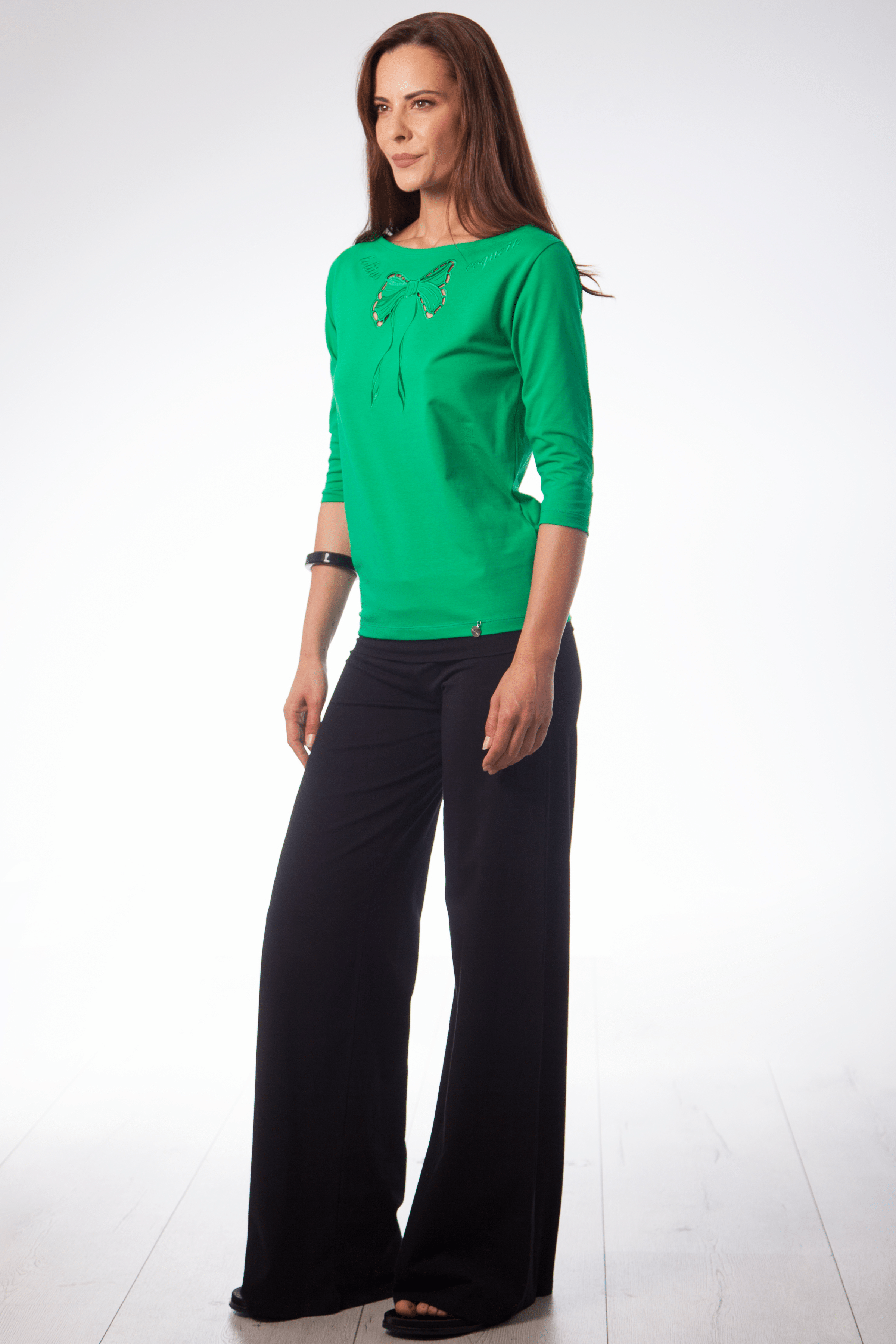 Camiseta verde lazo bordado en el delantero Lolitas&L - lolitasyl.com