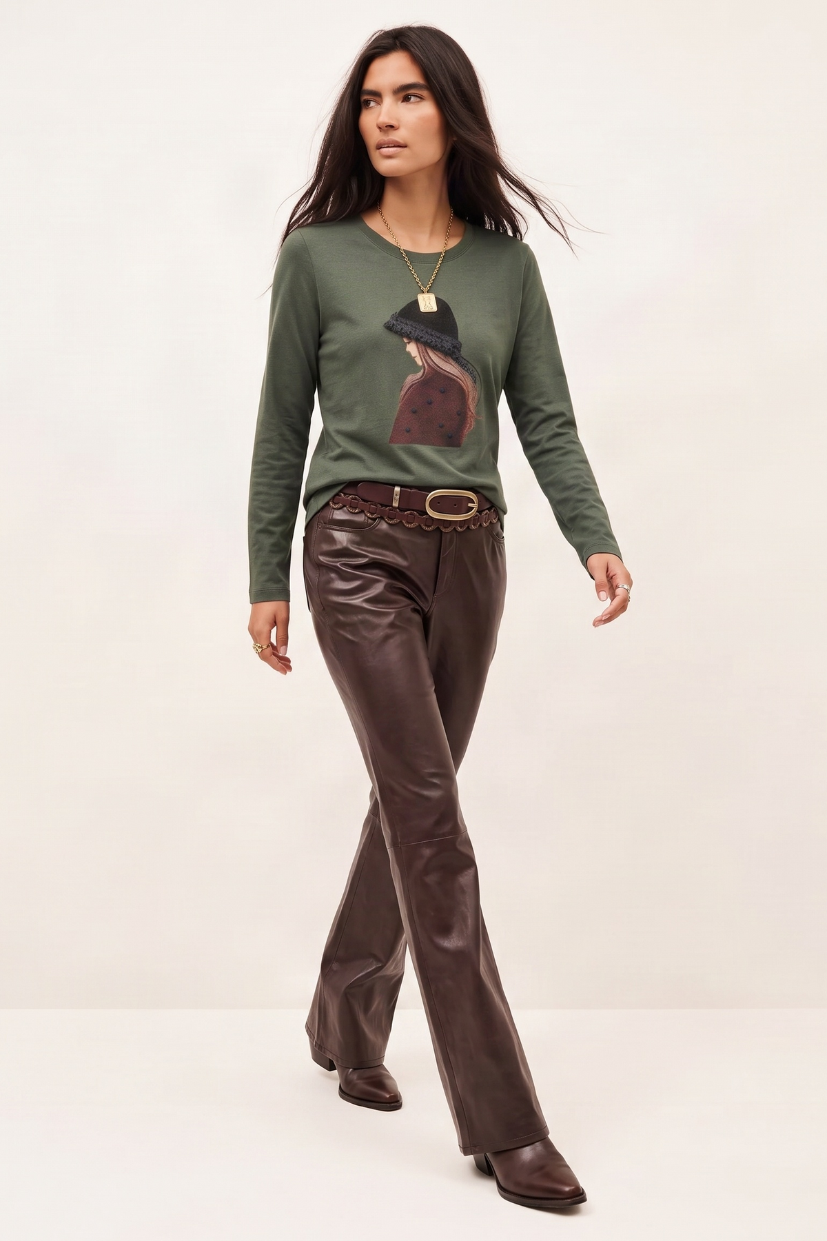 Camiseta Verde Militar en Jersey de Algodón con Estampado Digital y Bordado – Lolitas&L