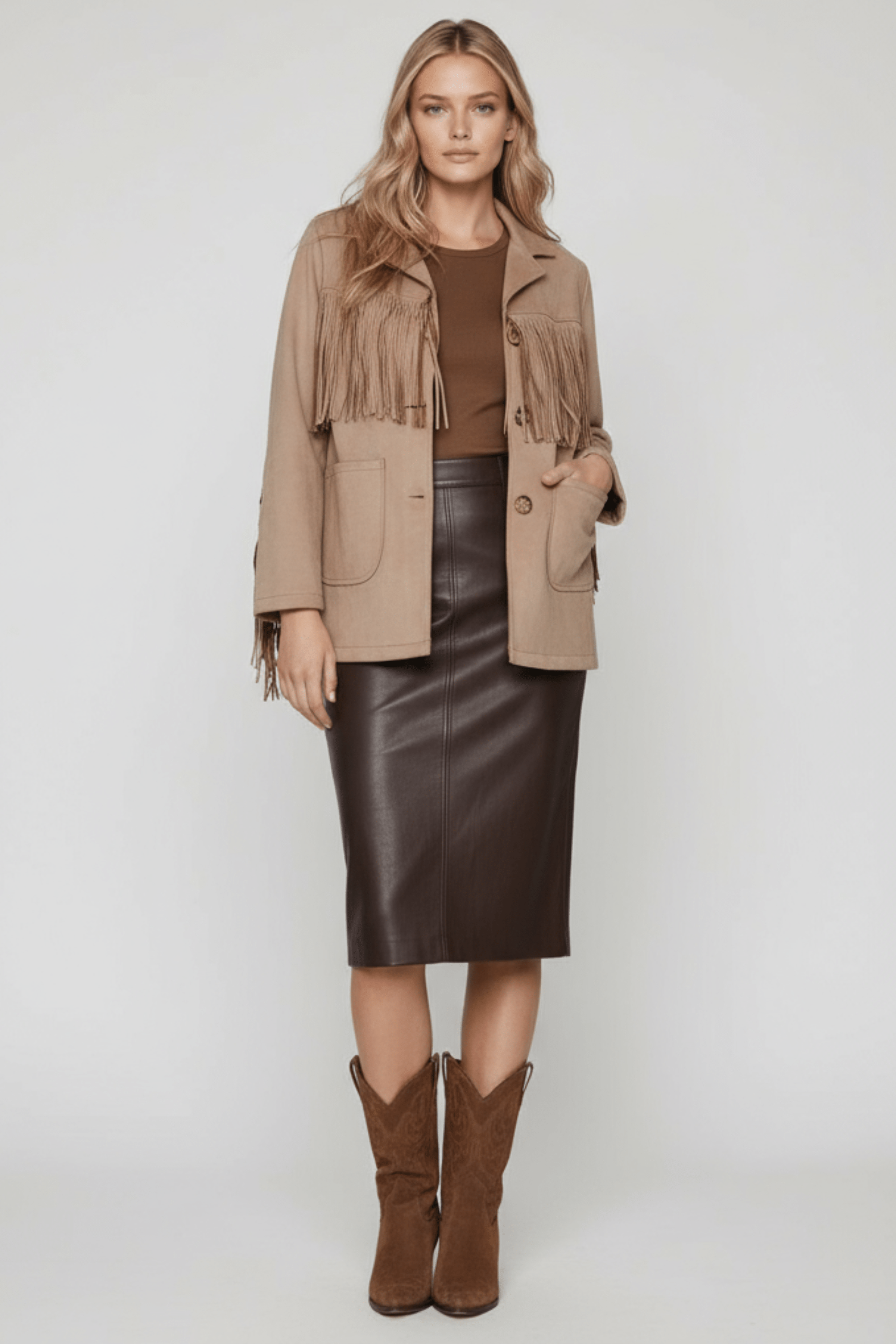 Chaqueta beig antelina con flecos y bolsillos Lolitas&L - lolitasyl.com