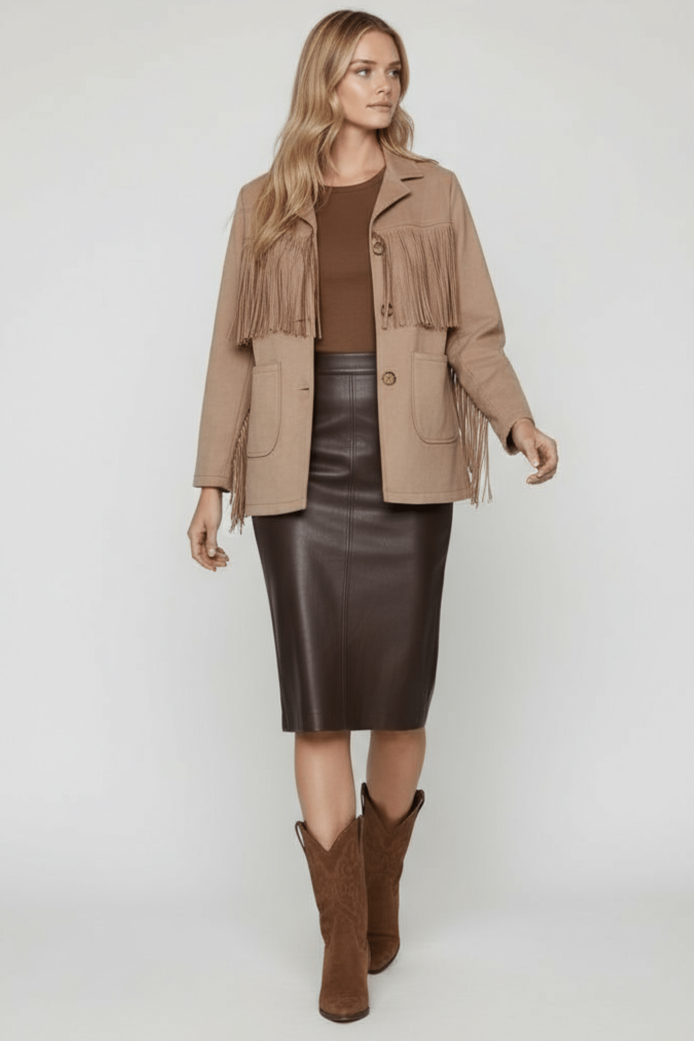 Chaqueta beig antelina con flecos y bolsillos Lolitas&L - lolitasyl.com